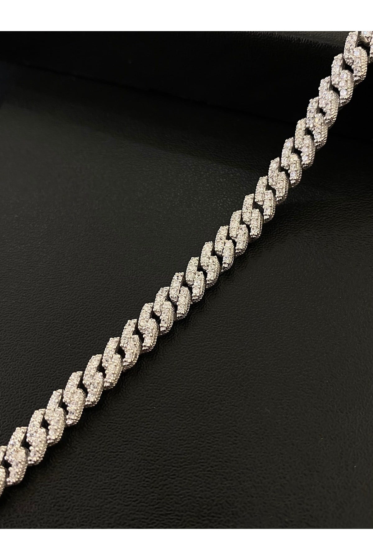 925 Ayar Gümüş Taşlı Gurmet Kadın Bileklik (6MM)
