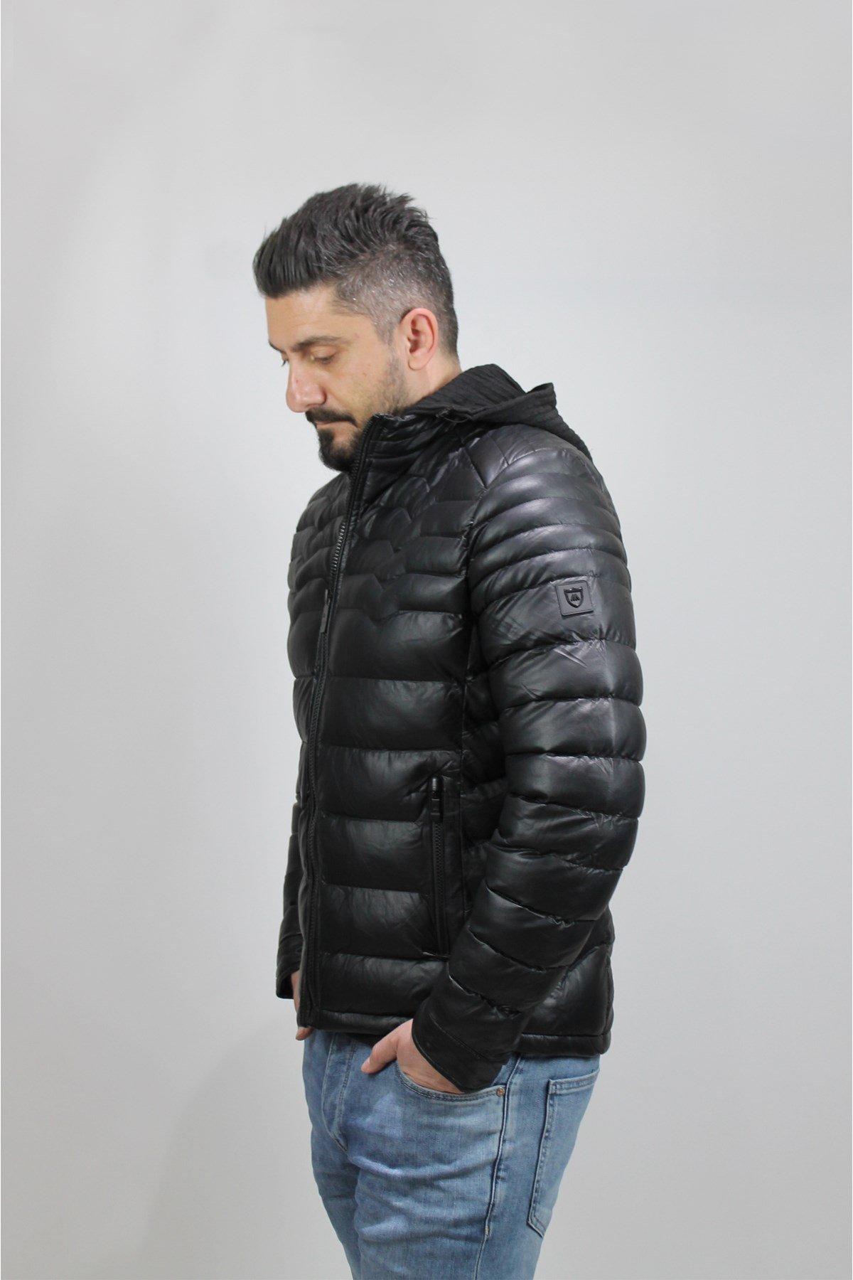 Erkek Siyah Kapüşonlu Şişme Deri Mont