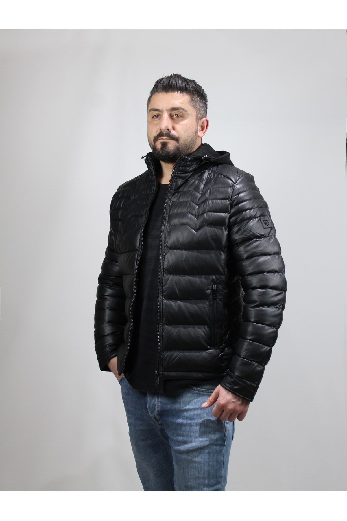 Erkek Siyah Kapüşonlu Şişme Deri Mont