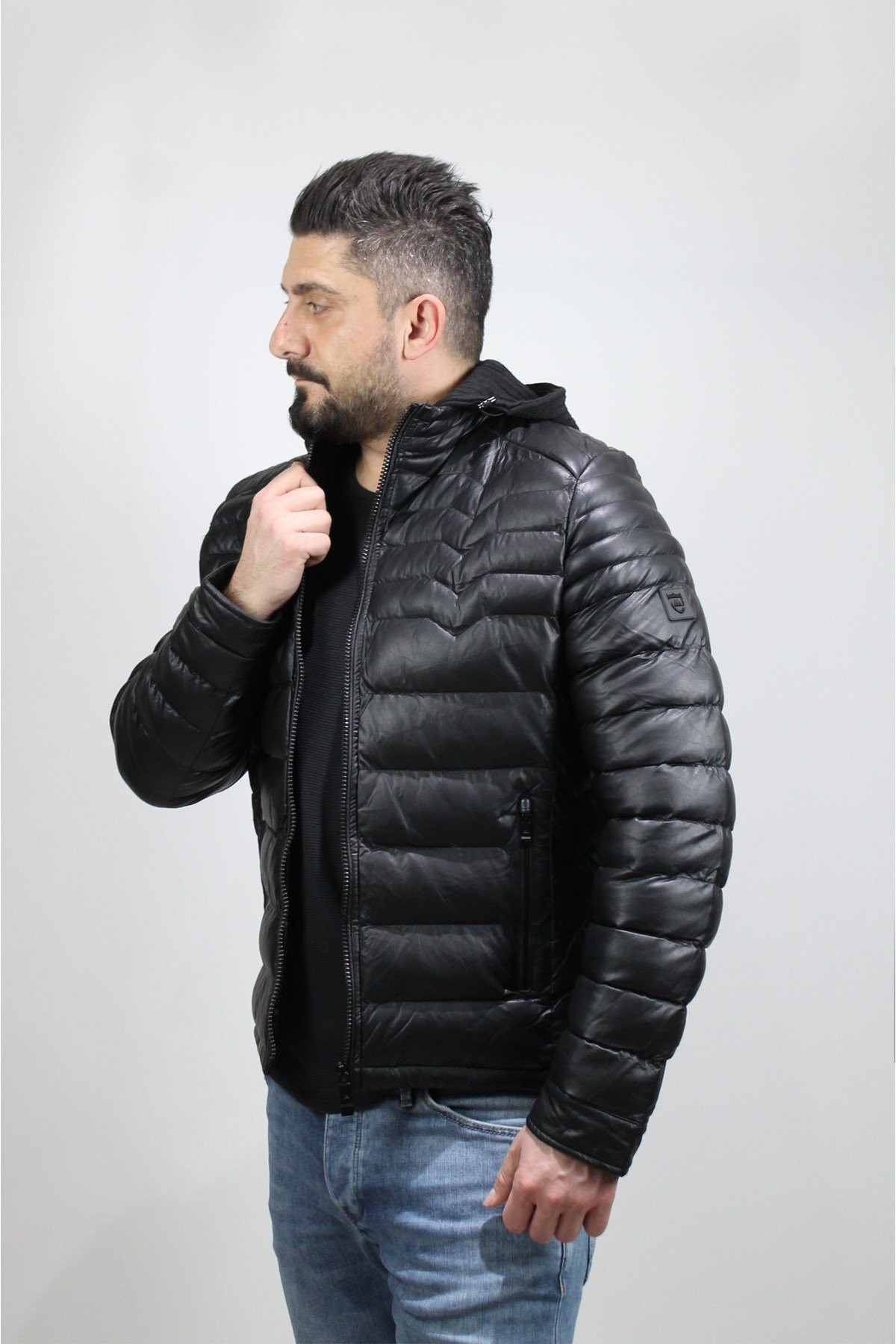 Erkek Siyah Kapüşonlu Şişme Deri Mont