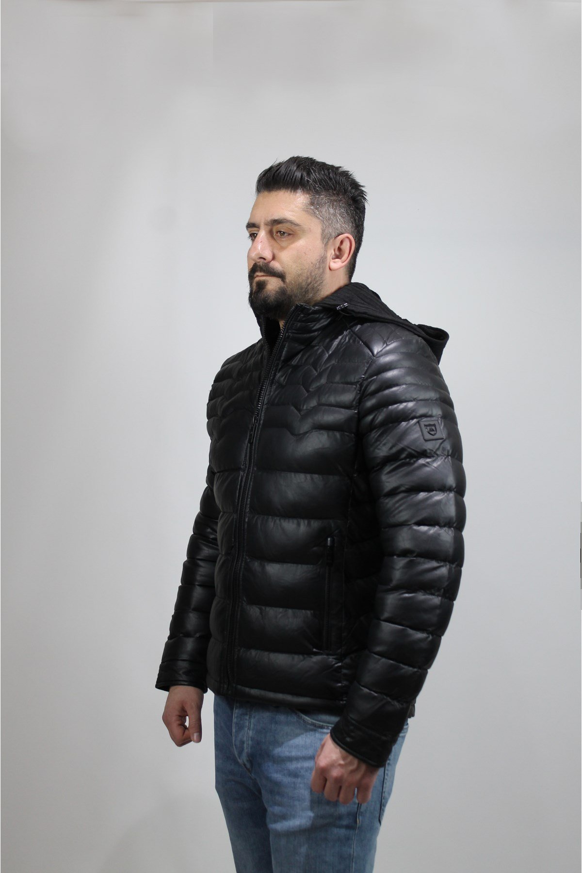 Erkek Siyah Kapüşonlu Şişme Deri Mont