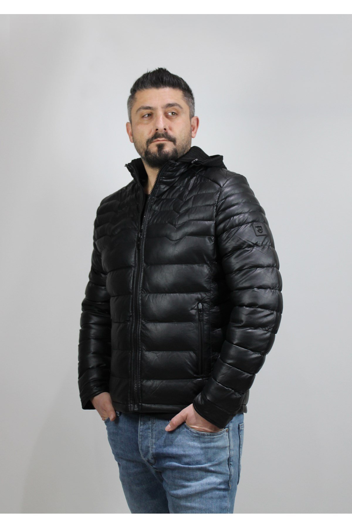 Erkek Siyah Kapüşonlu Şişme Deri Mont
