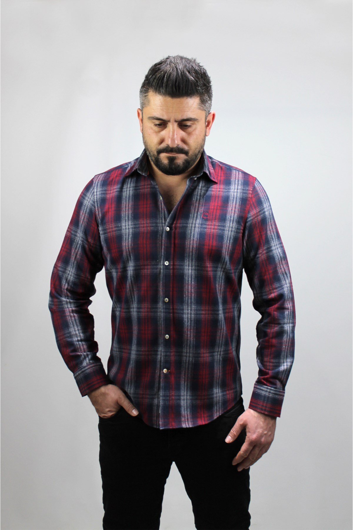 Erkek Slim Fit Uzun Kollu Kırmızı-Lacivert Kareli Gömlek