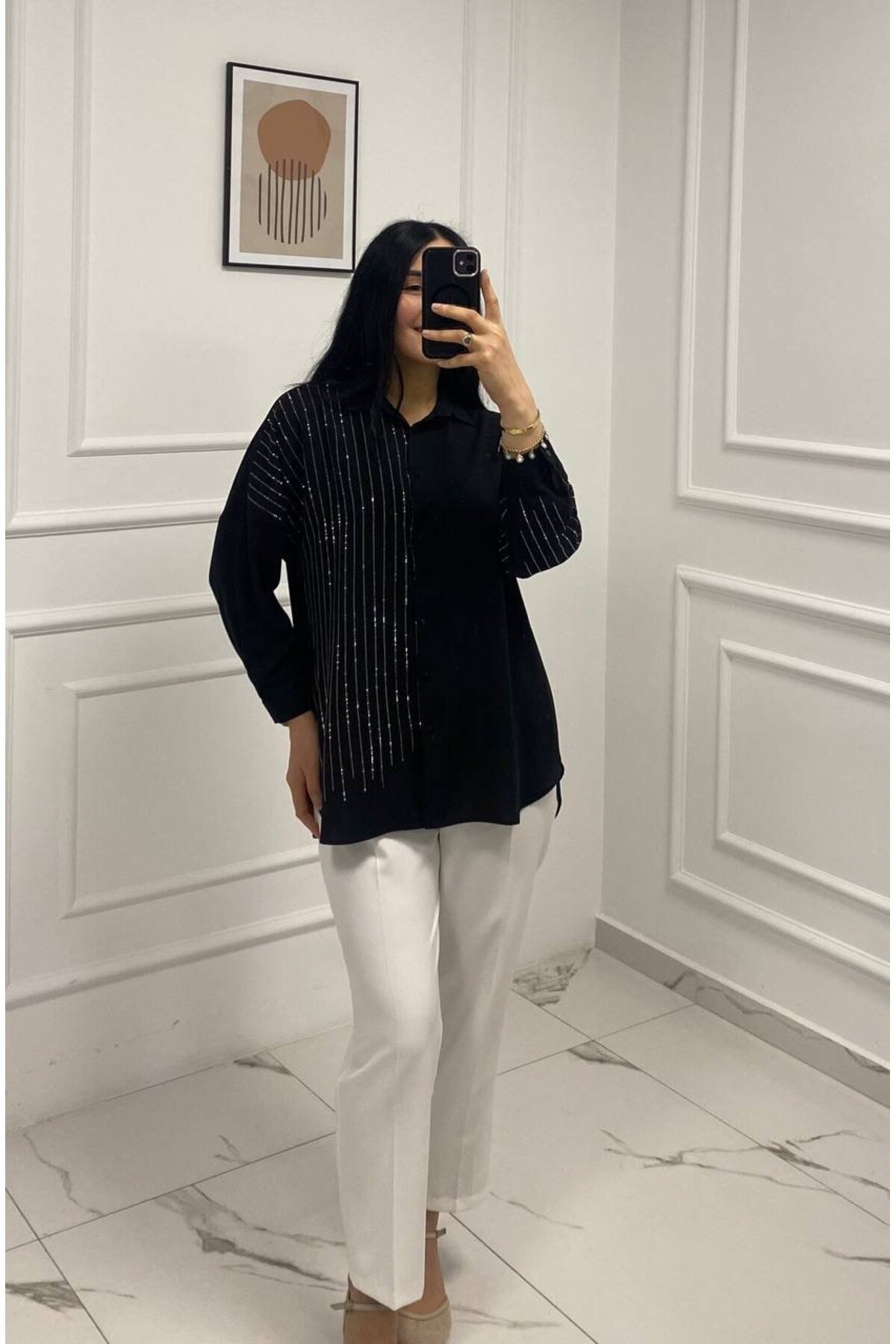 Kadın Beyaz Oversize Taş Baskı Detaylı Gömlek