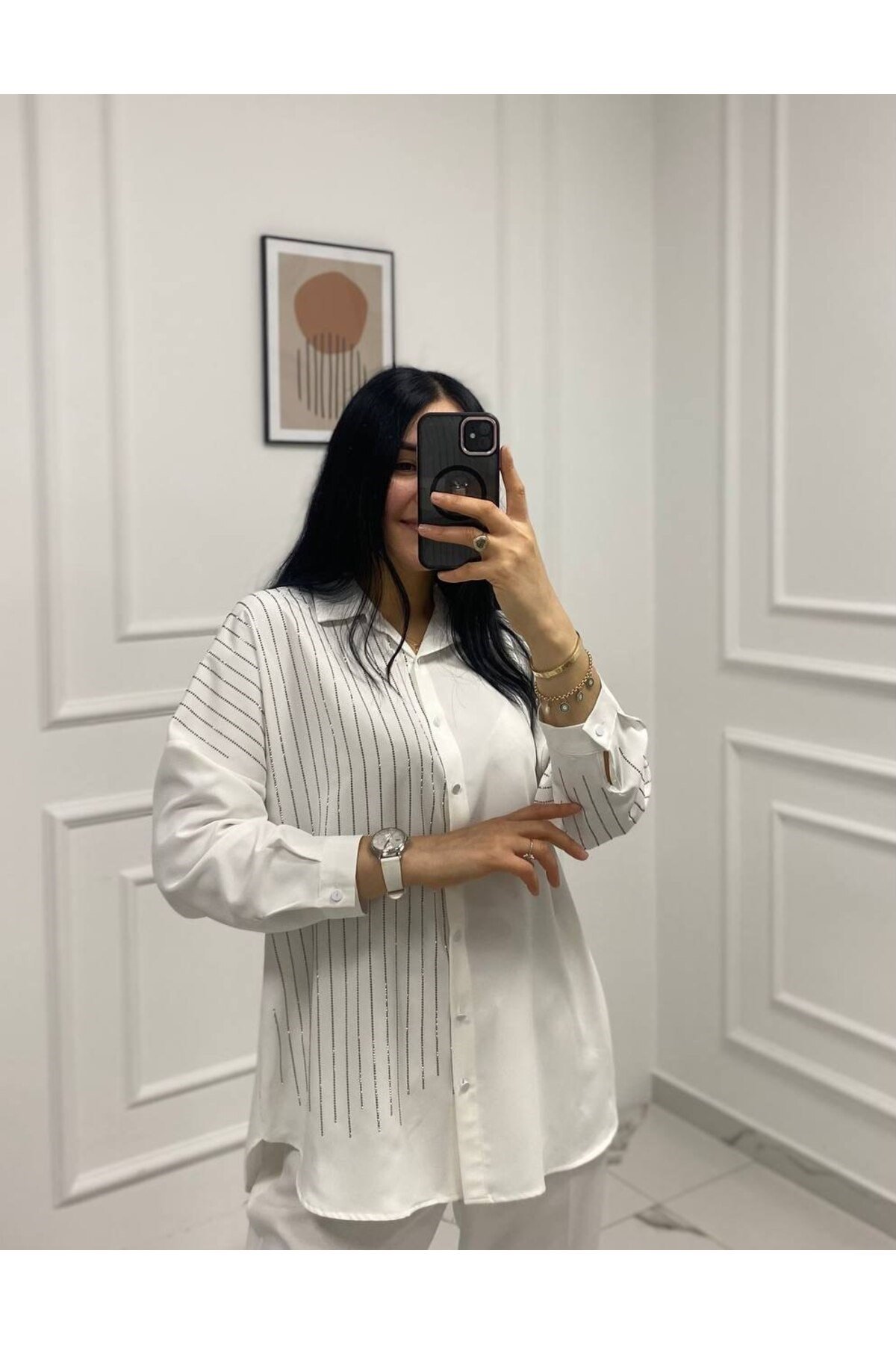 Kadın Beyaz Oversize Taş Baskı Detaylı Gömlek