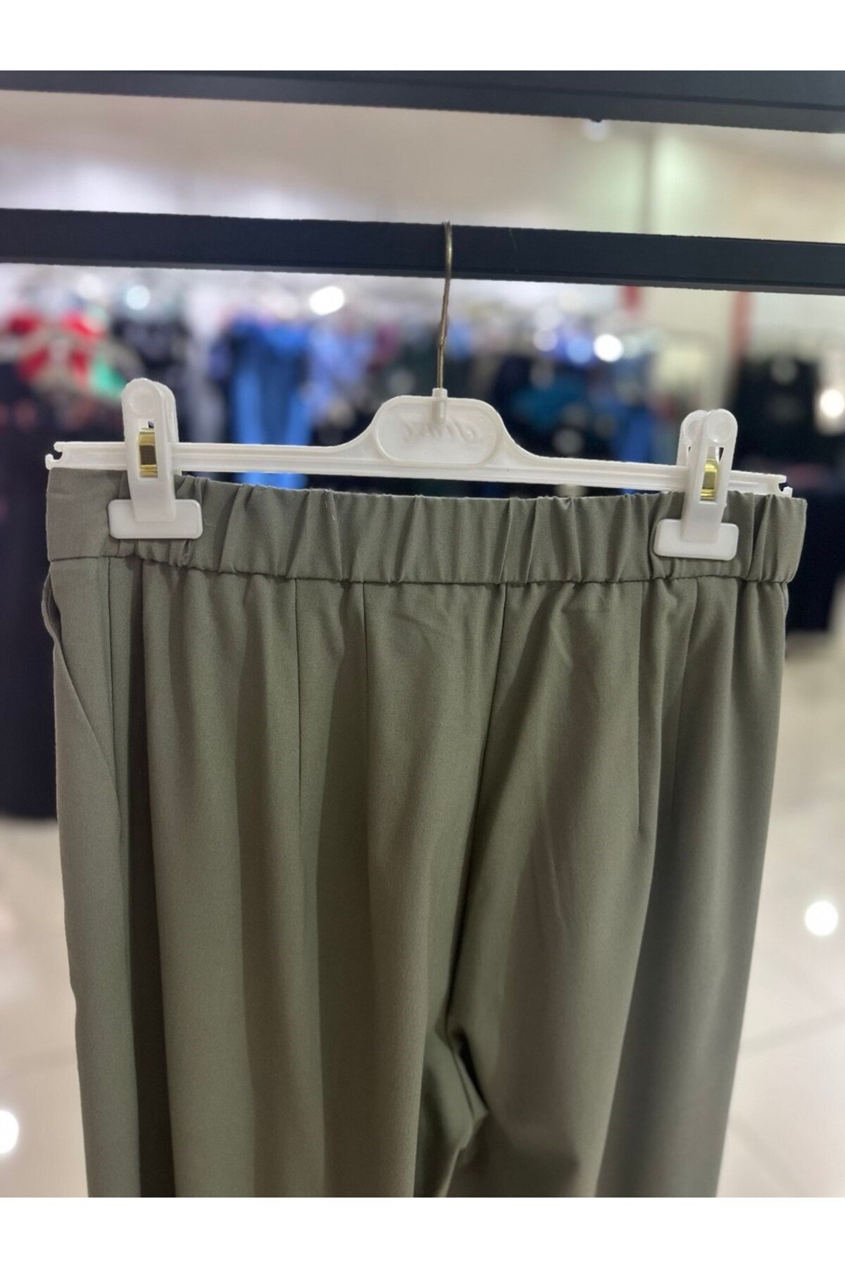 Kadın Siyah Beli Lastikli Geniş Paça Pantolon