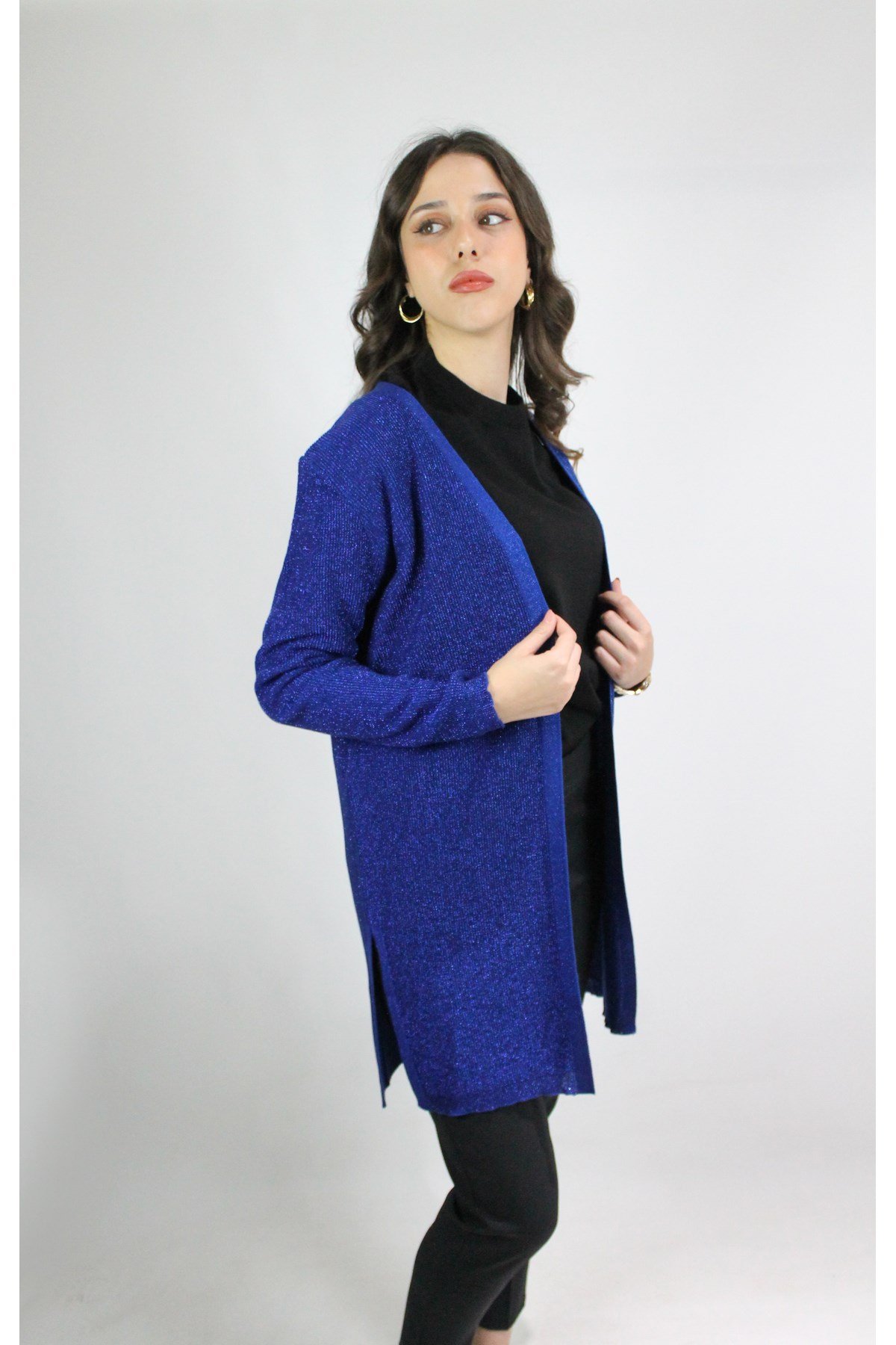MAVİ RENK SİMLİ HIRKA