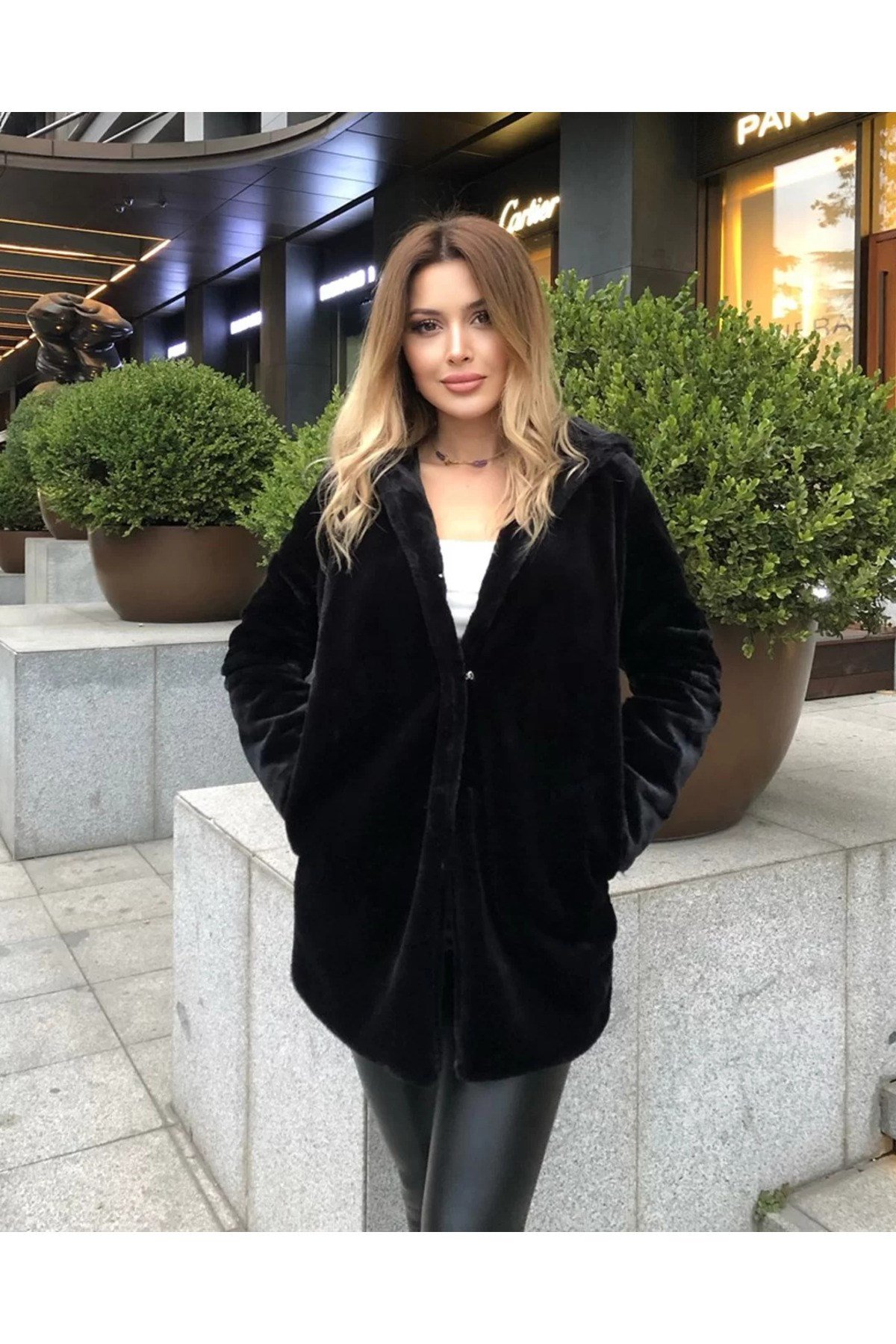 Peluş Kapşonlu Yumoş Kürk Kaban Mont