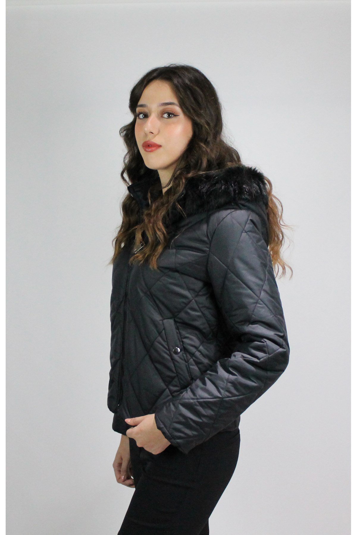 SİYAH KIŞLIK KISA MONT