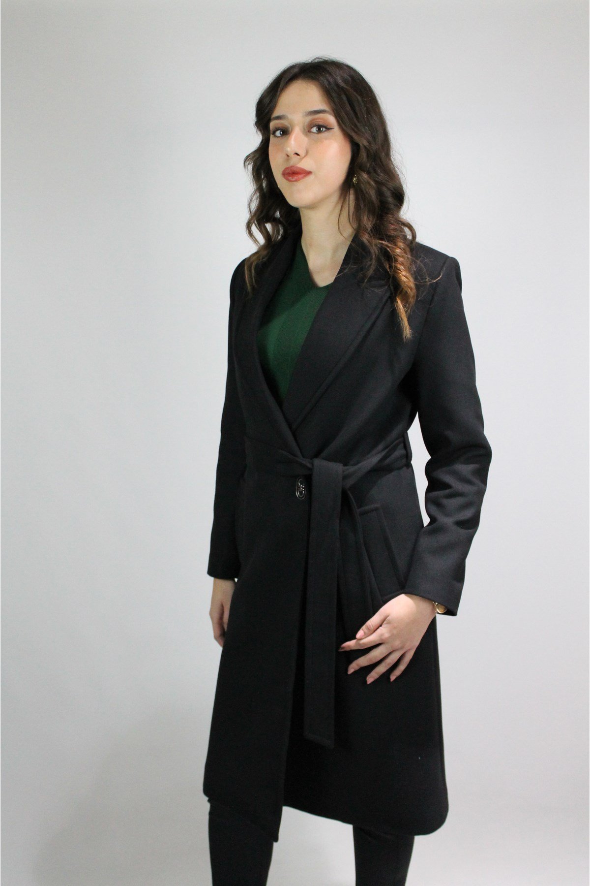 Siyah Renk Kaşe Kaban