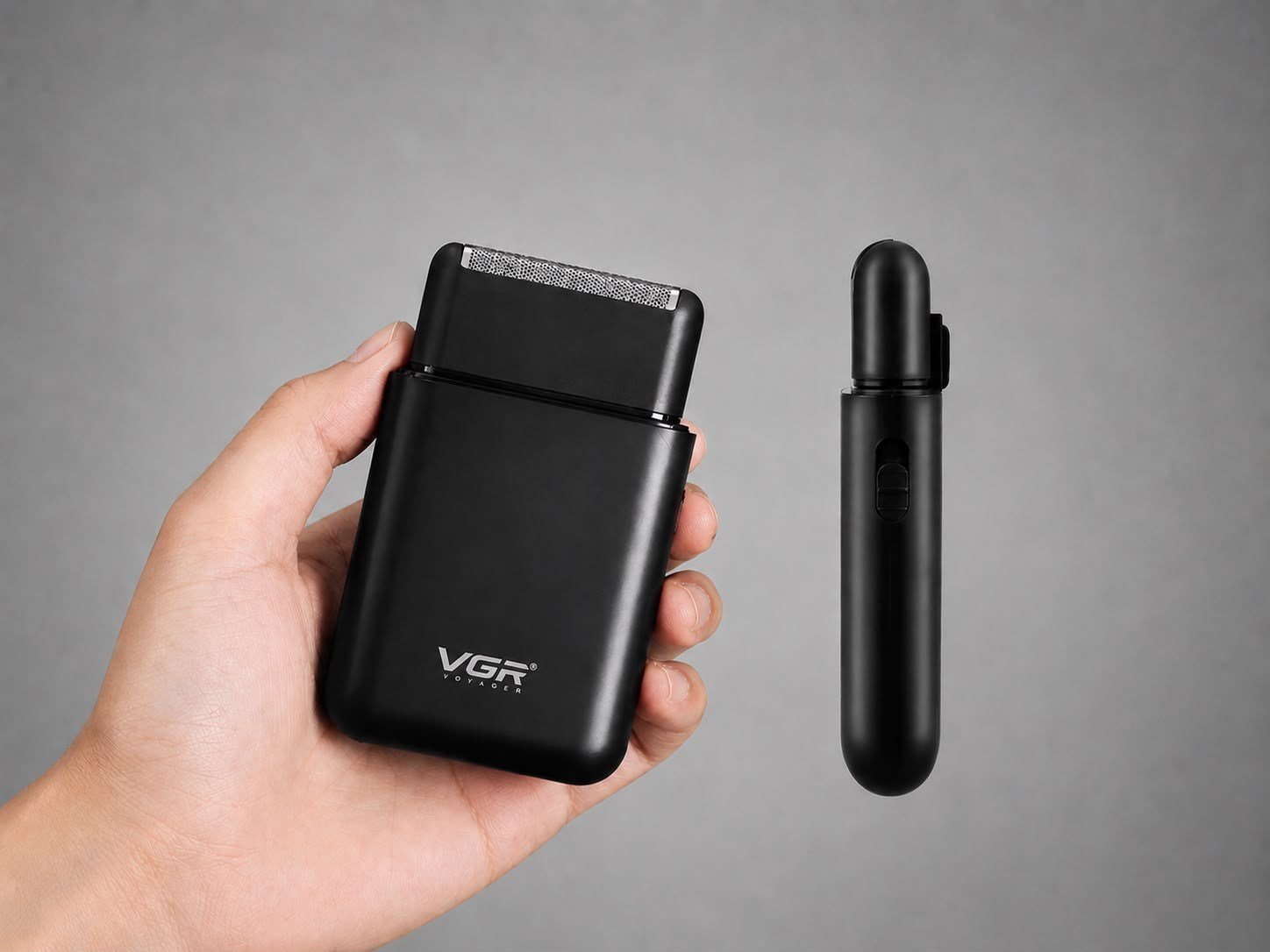 VGR V-390 Profesyonel Şarjlı Folyo Tıraş Makinesi Kablosuz Mini Seyahat Tipi Sinekkaydı Sakal Tıraş Makinesi
