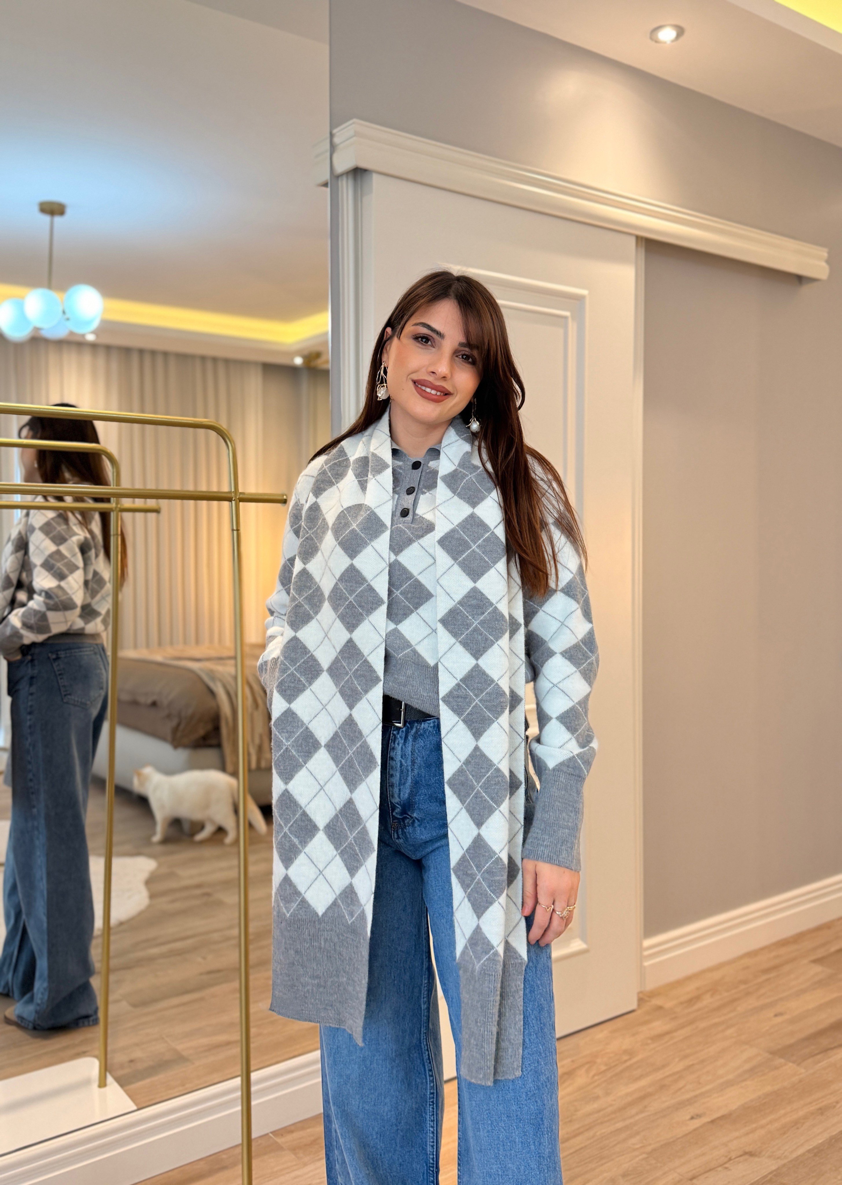 Gri-Beyaz Baklava Desen Atkılı Kazak