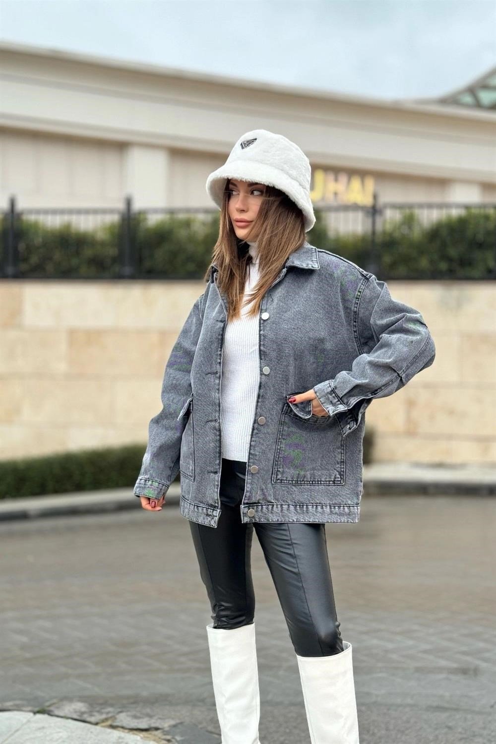 Kadın Gri Geniş Cepli, Kaliteli Jeans Kumaş, Salaş Kot Ceket