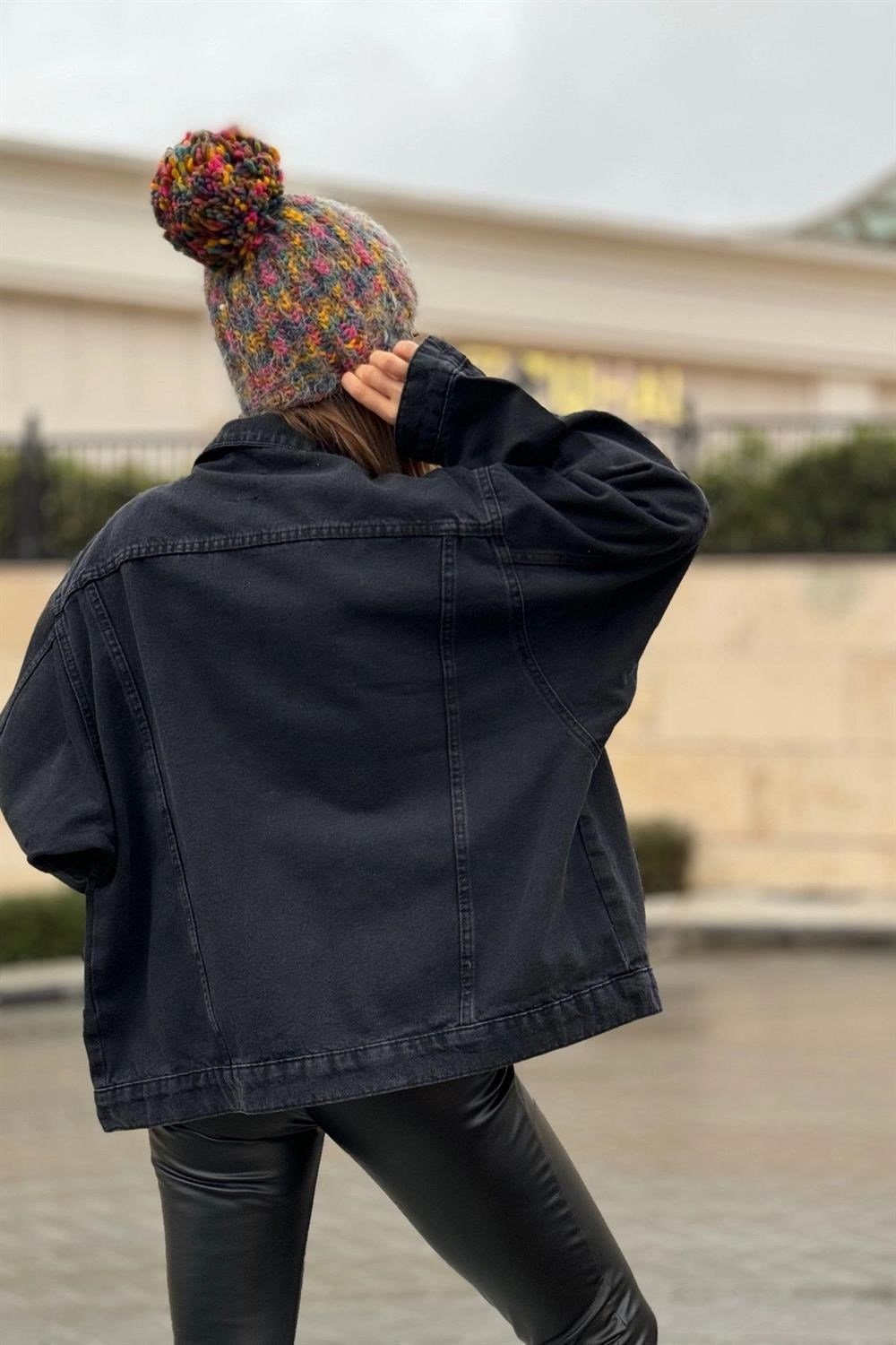 Kadın Siyah Apaş Yaka, Çift Cepli, Kaliteli Jeans Kumaş, Salaş Kot Ceket