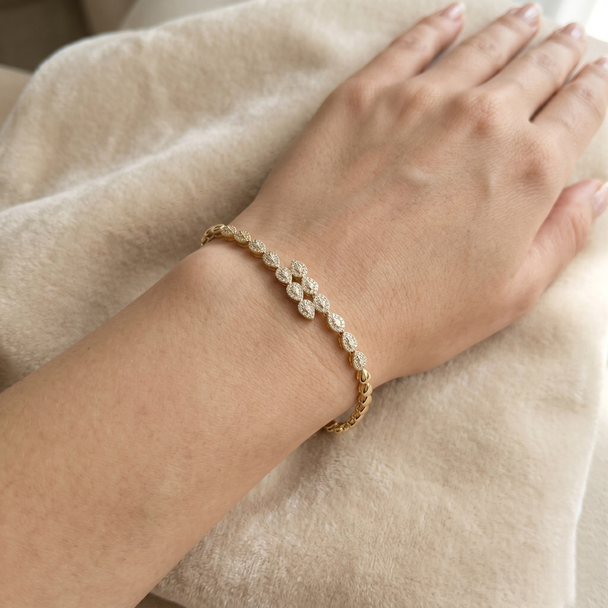 Teardrop Elegance 14K VIP Kaplama Bileklik