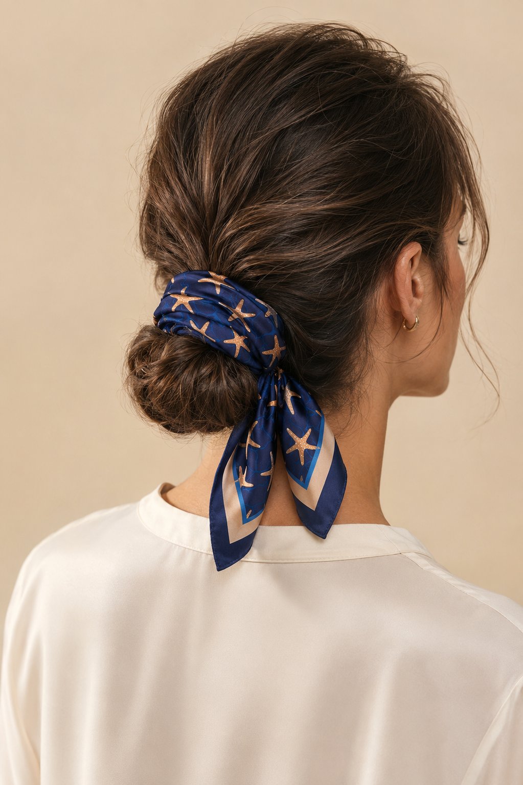 Kadın Denizyıldızı Desenli Saten Fular Bandana 56x56 cm - Lacivert