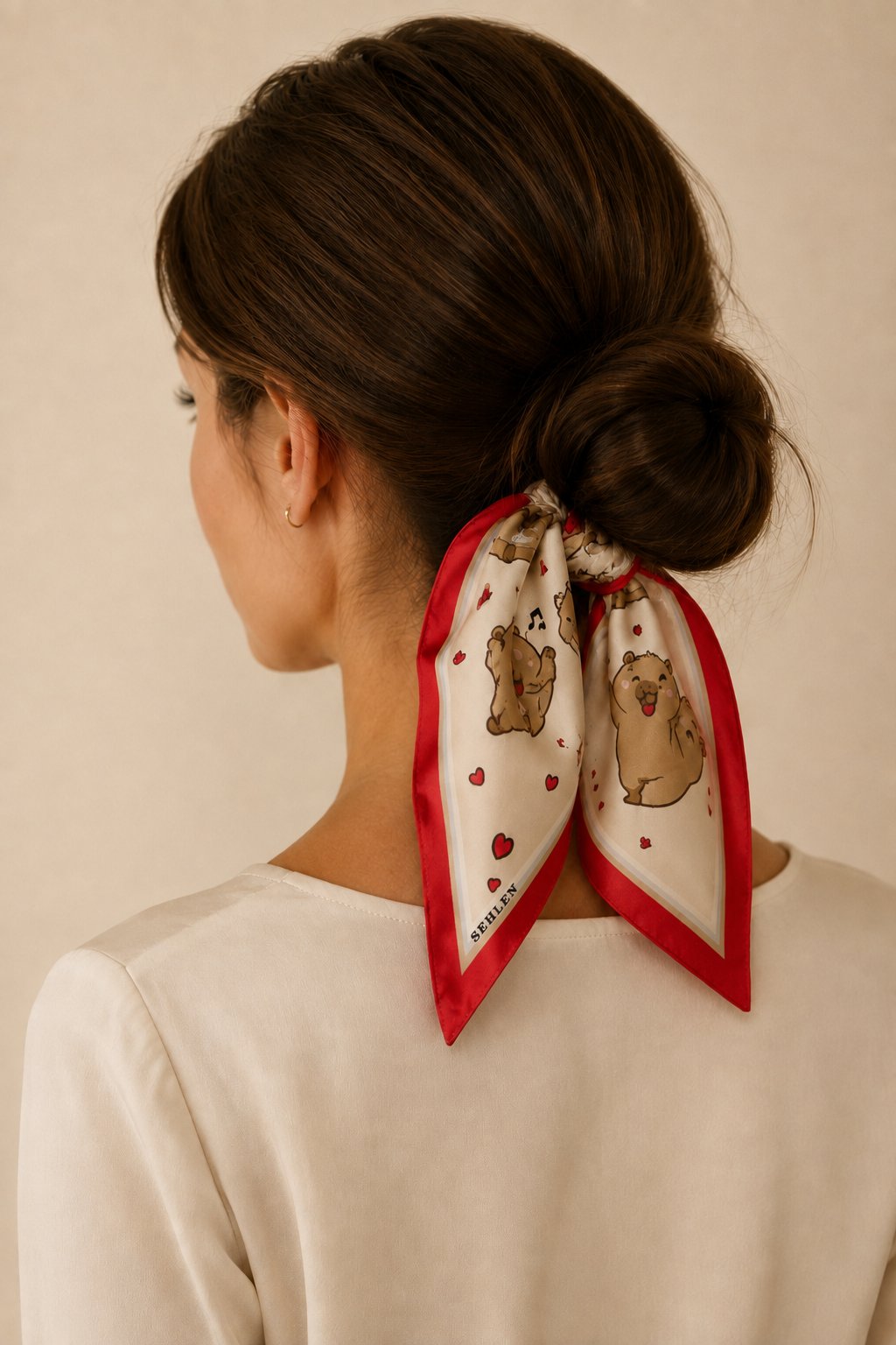 Kadın Kapibara Desenli Saten Fular Bandana 55x55 cm - Canlı Fuşya