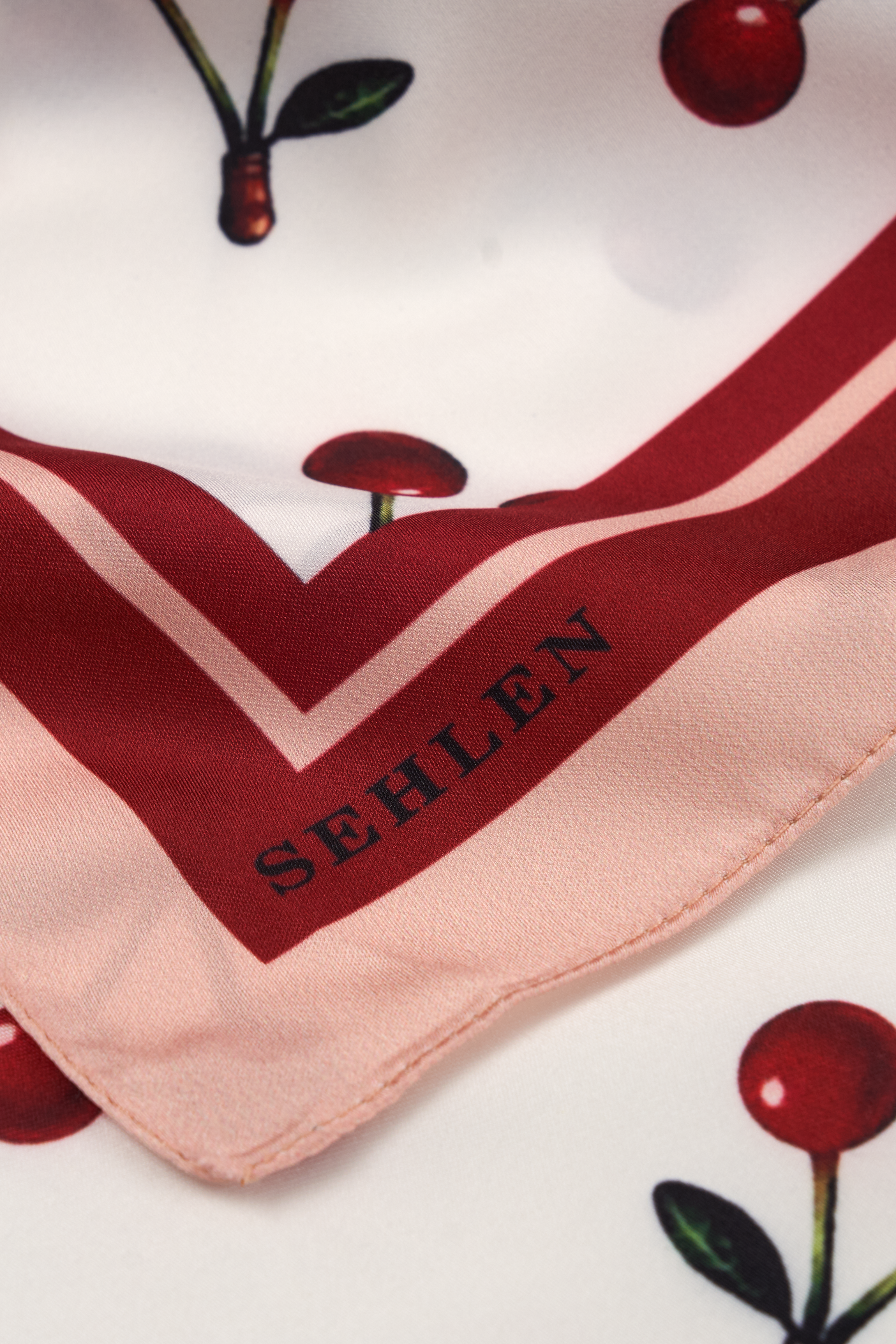 Kadın Kiraz Desenli Saten Fular Bandana 56x56 cm - Somon Bordo