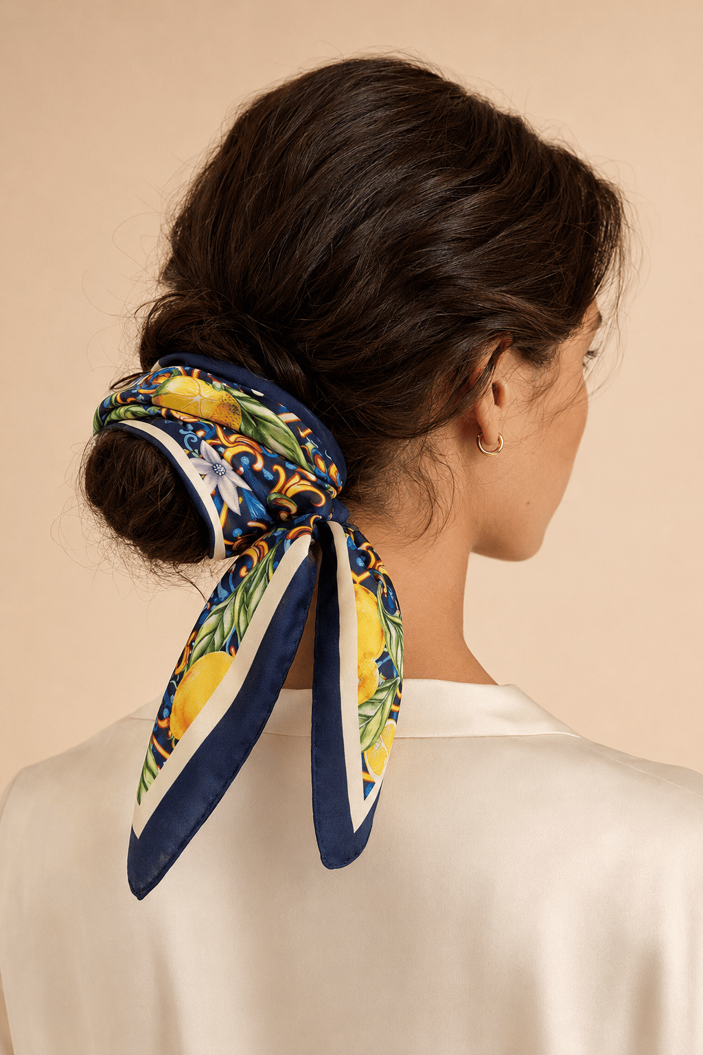 Kadın Limon Bahçesi Desenli Saten Fular Bandana 56x56 cm - Lacivert Sarı