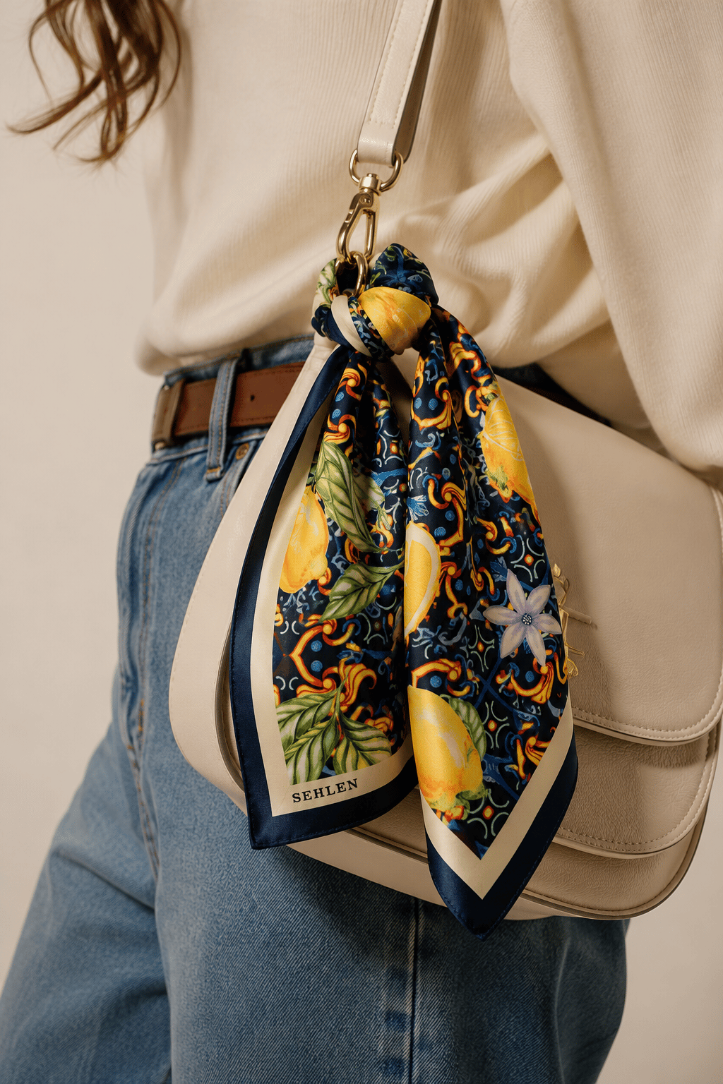 Kadın Limon Bahçesi Desenli Saten Fular Bandana 56x56 cm - Lacivert Sarı