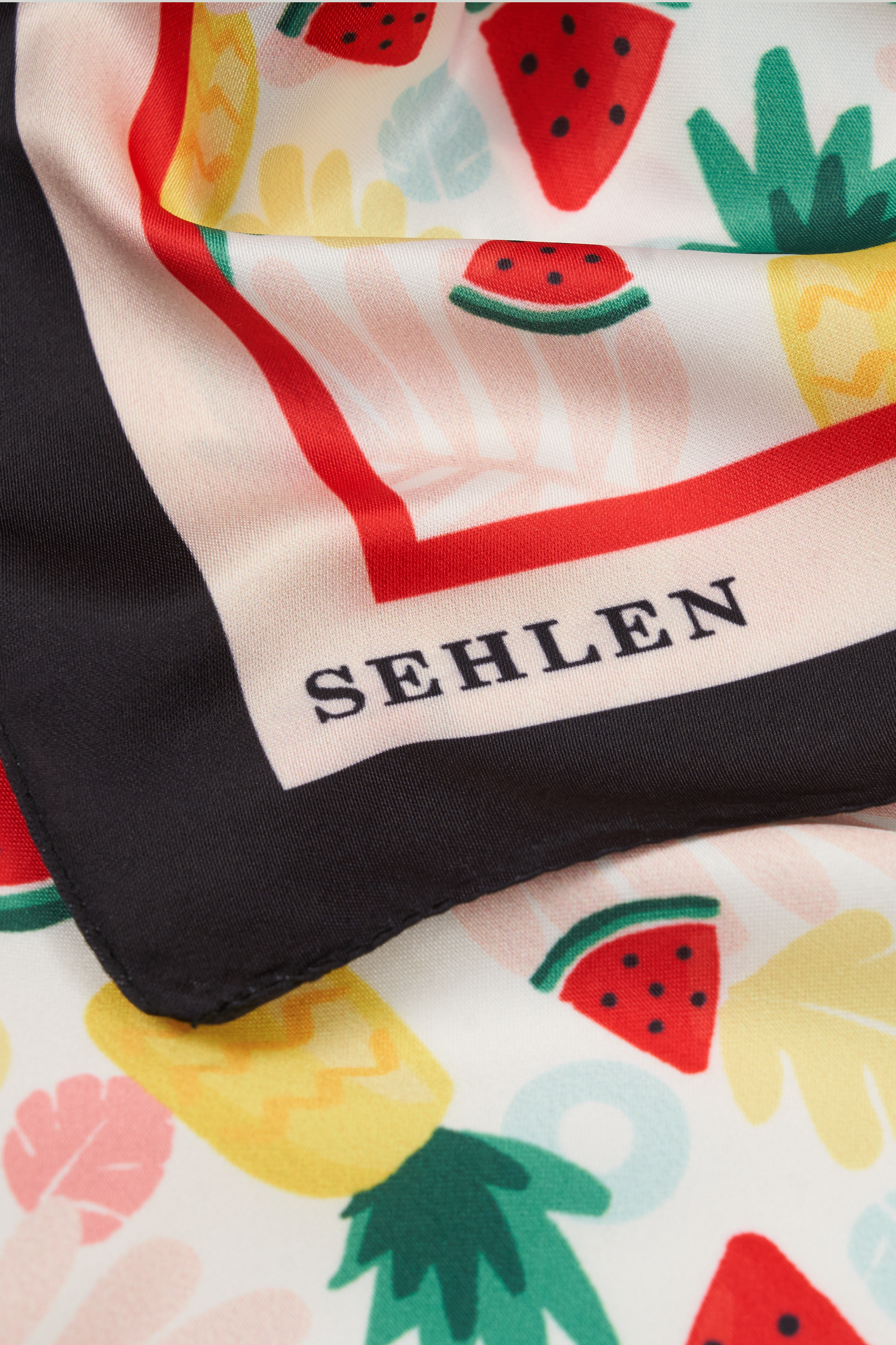 Kadın Mini Tropikal Meyve Desenli Saten Fular Bandana 56x56 cm - Siyah Renkli