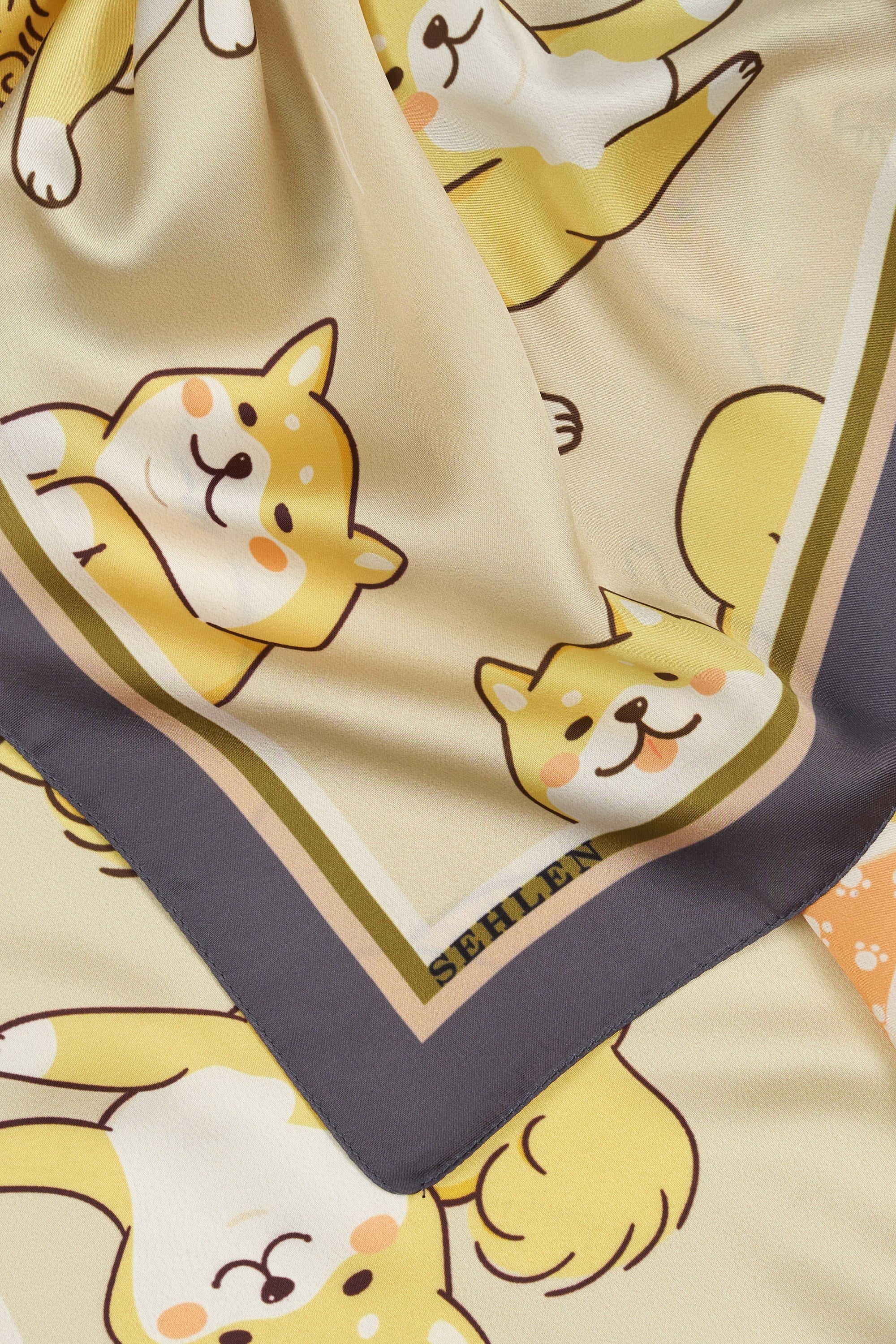 Kadın Shiba Köpekleri Desenli Saten Fular Bandana 55x55 cm - Koyu Taş Bej