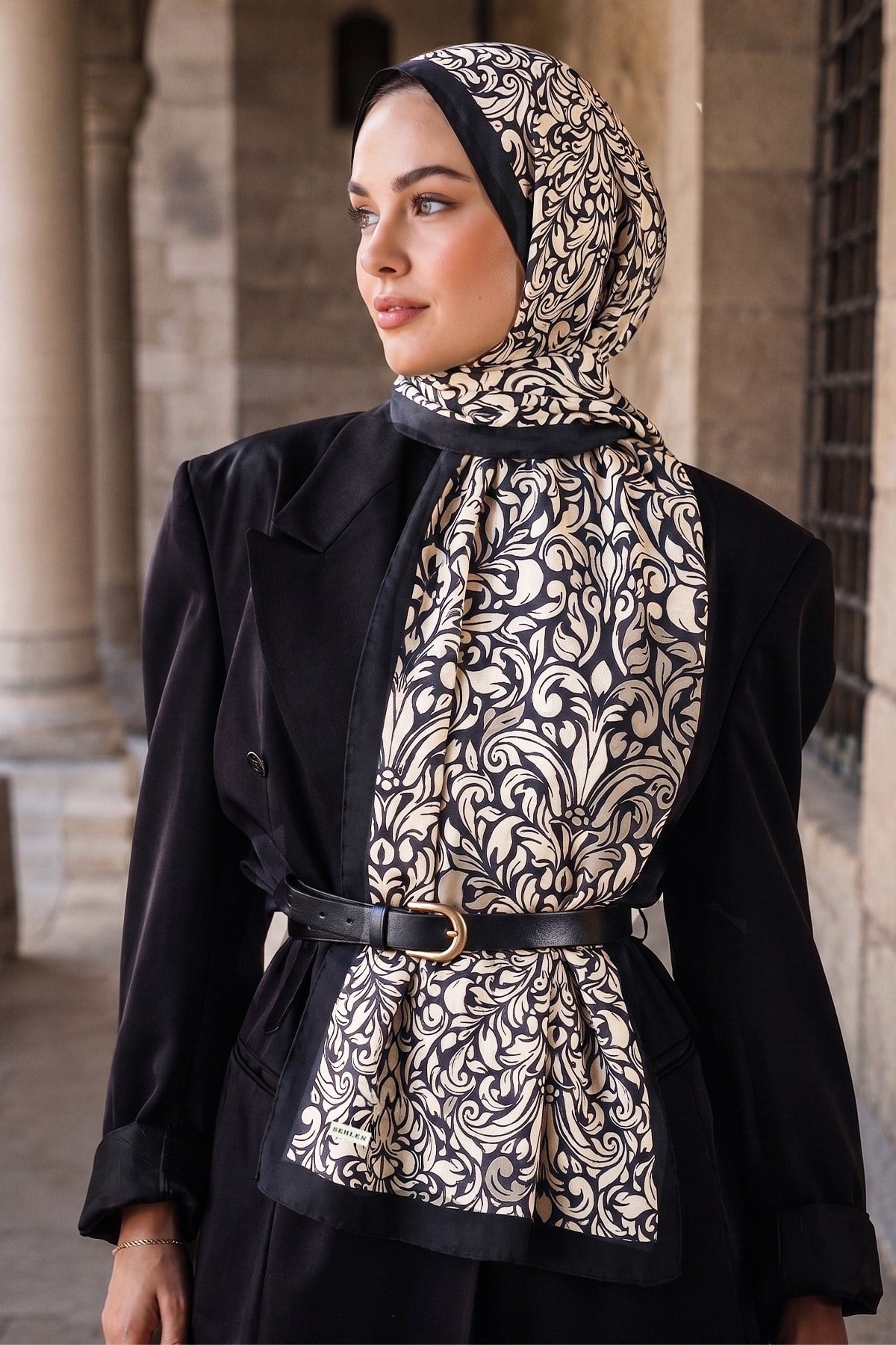 Perla Barok Damask Desenli Şal - Siyah Bej