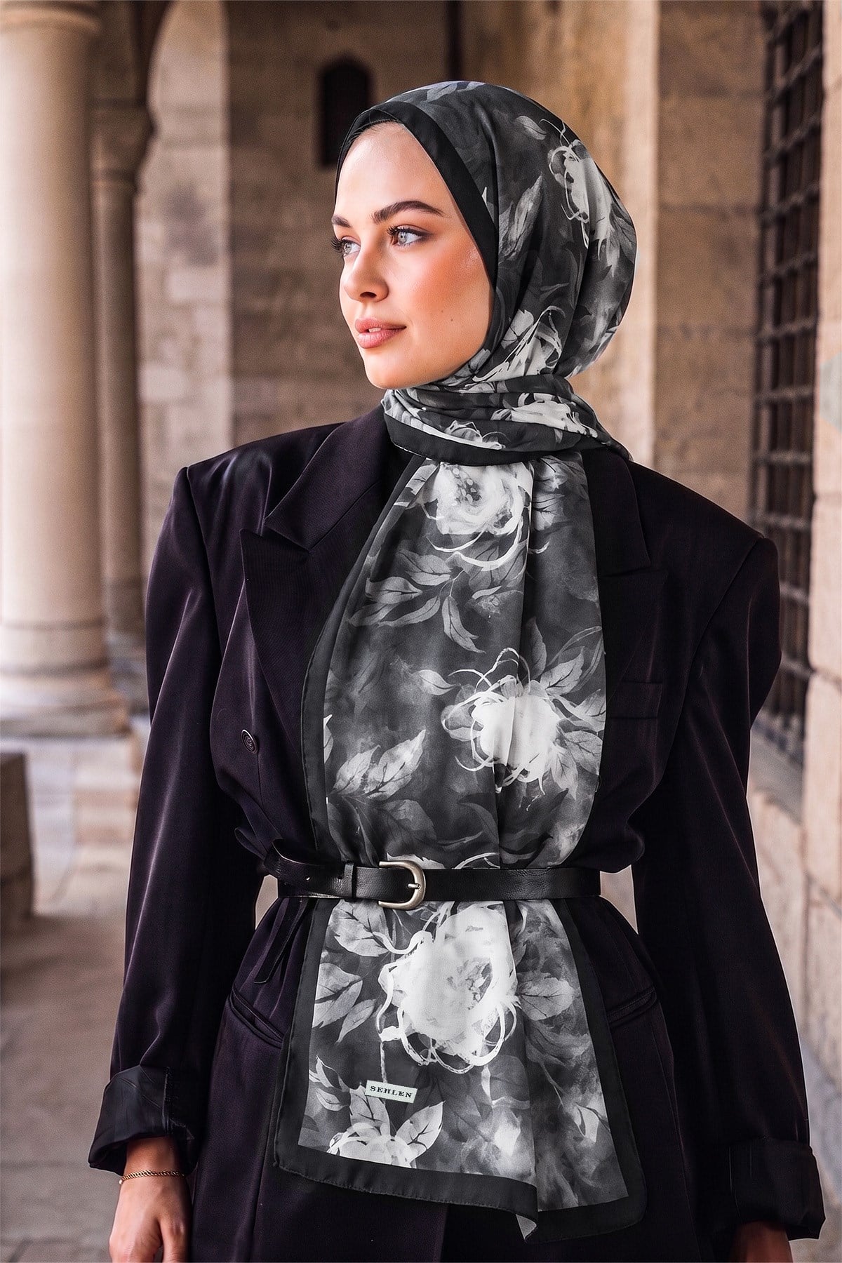 Perla Suluboya Gül Desenli Şal - Siyah