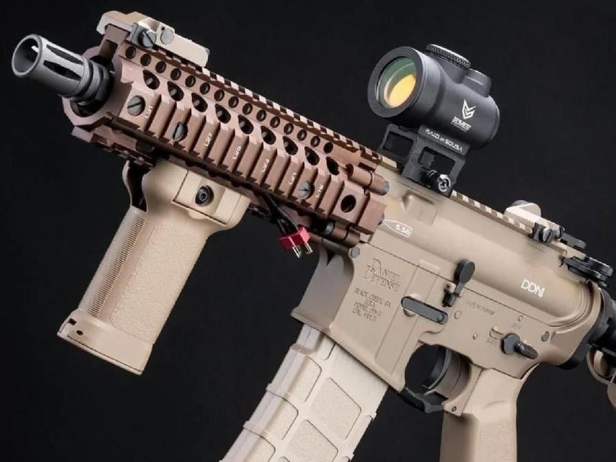 DANIEL DEFENSE DDM4 DAGGER 7'' BRSS EBB AEG - LITE-S VERSION / TAN EMG BOLT