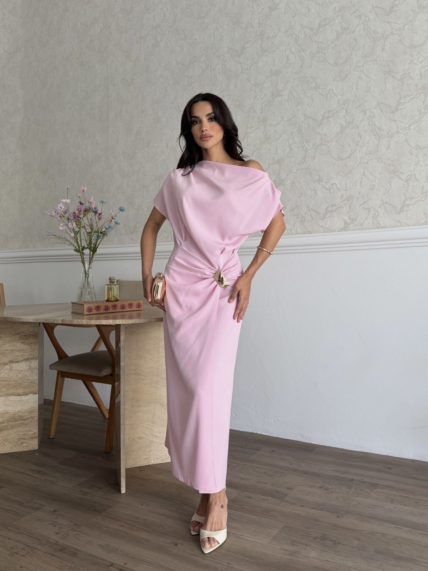 Kayık Yaka Tokalı  Elbise Pembe