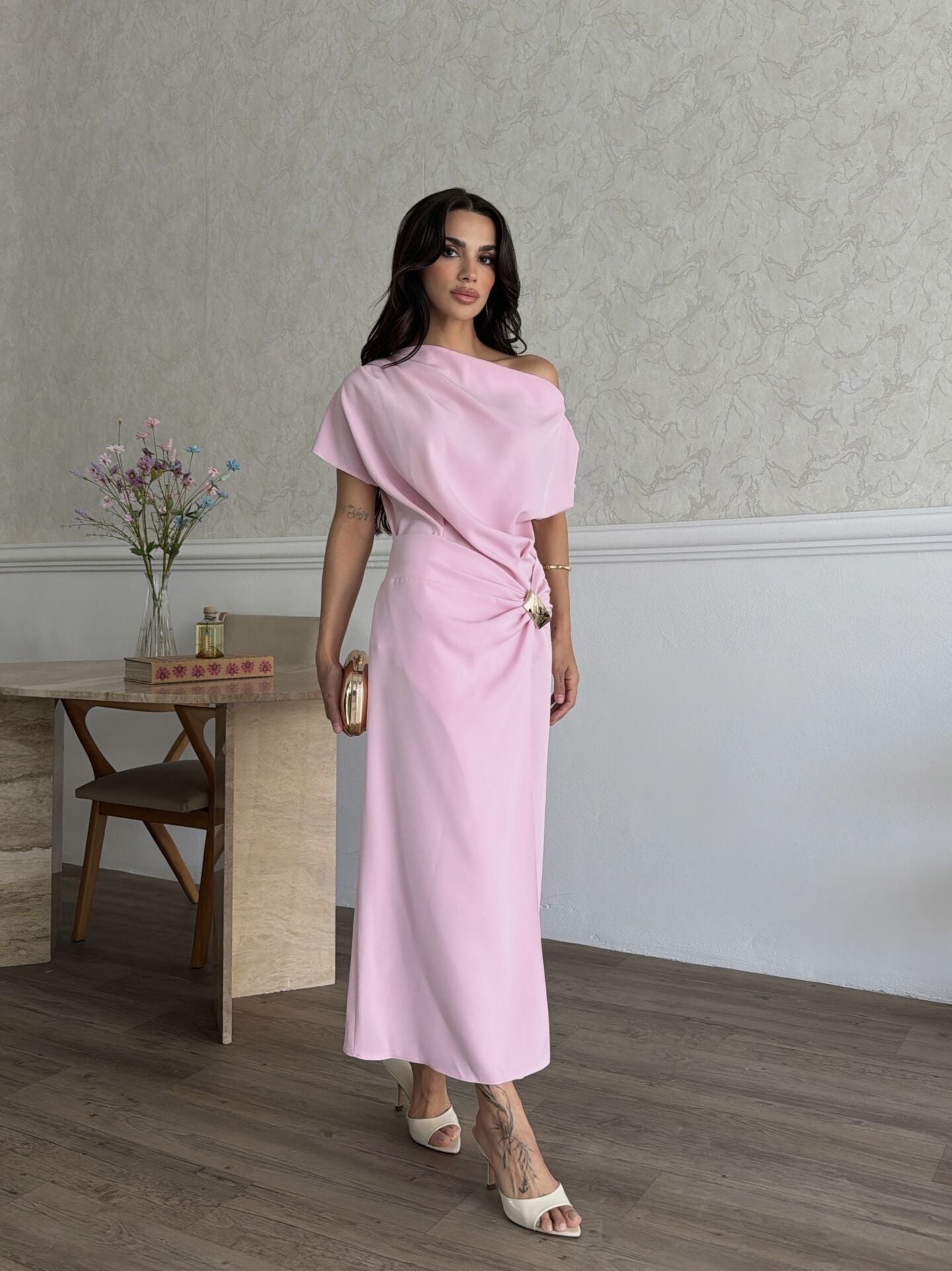 Kayık Yaka Tokalı  Elbise Pembe