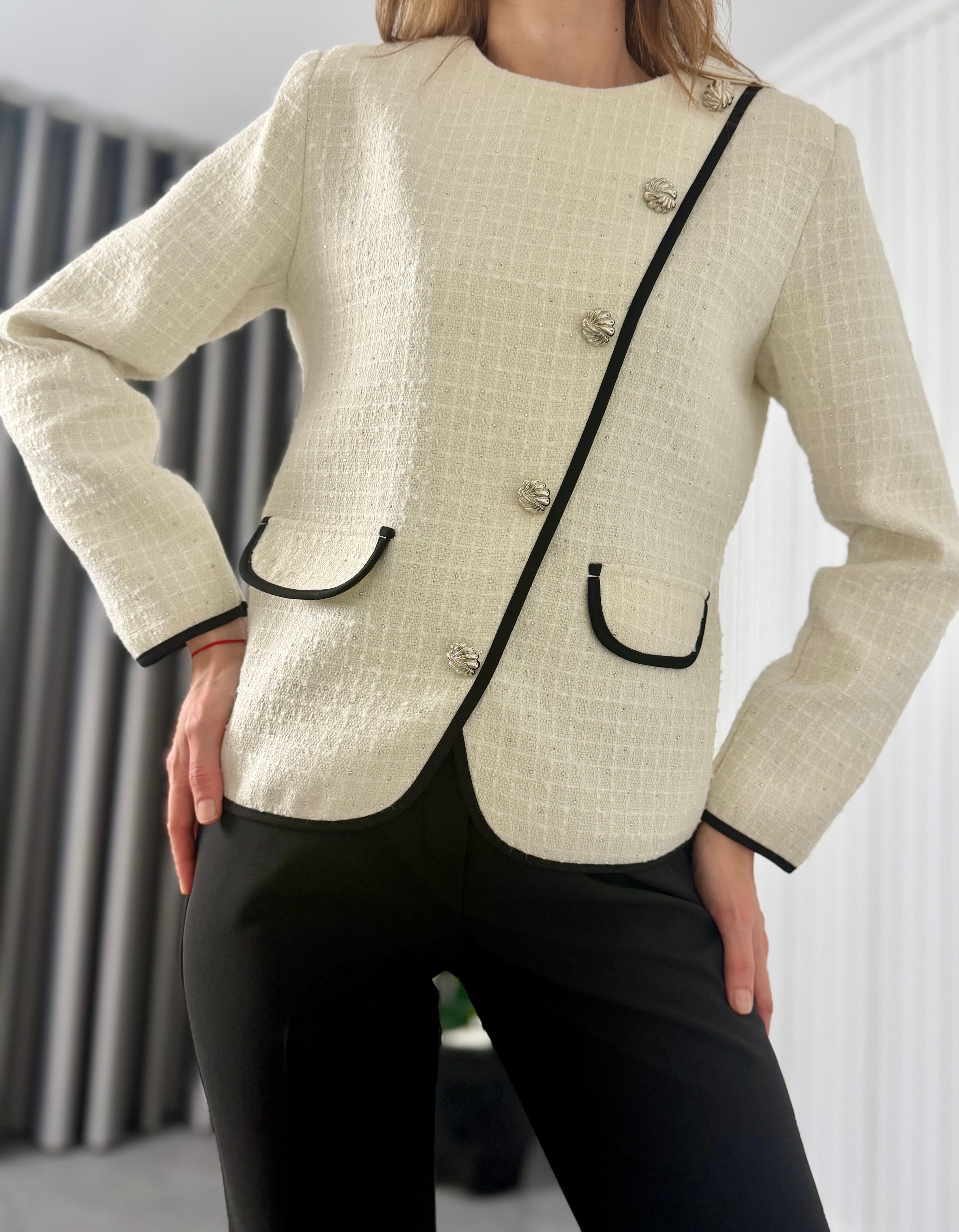 Taş Detaylı Bluz Pantalon Takım Ekru