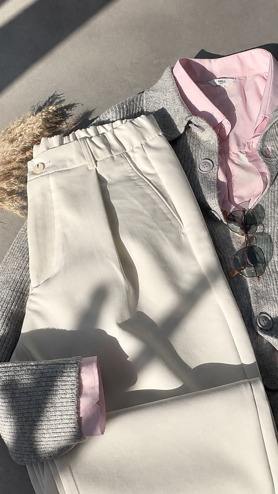 owersize triko hırka gömlek beyaz baggy pantolon