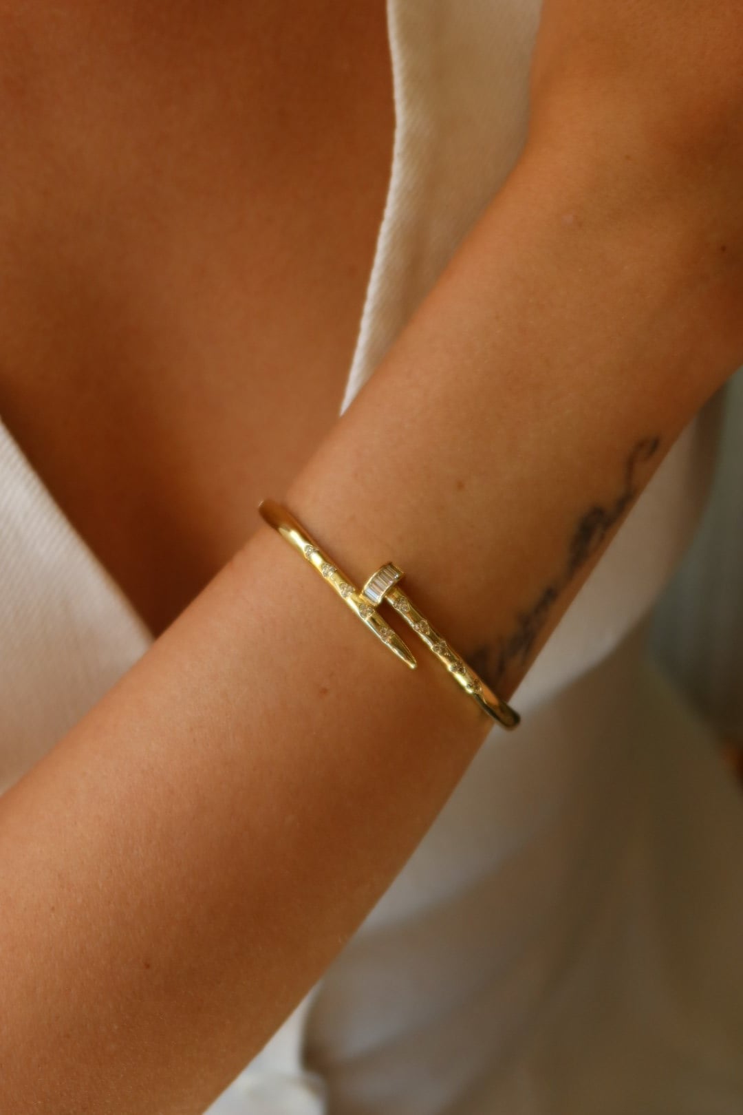 Vip Gold Çivi Model Kelepçe