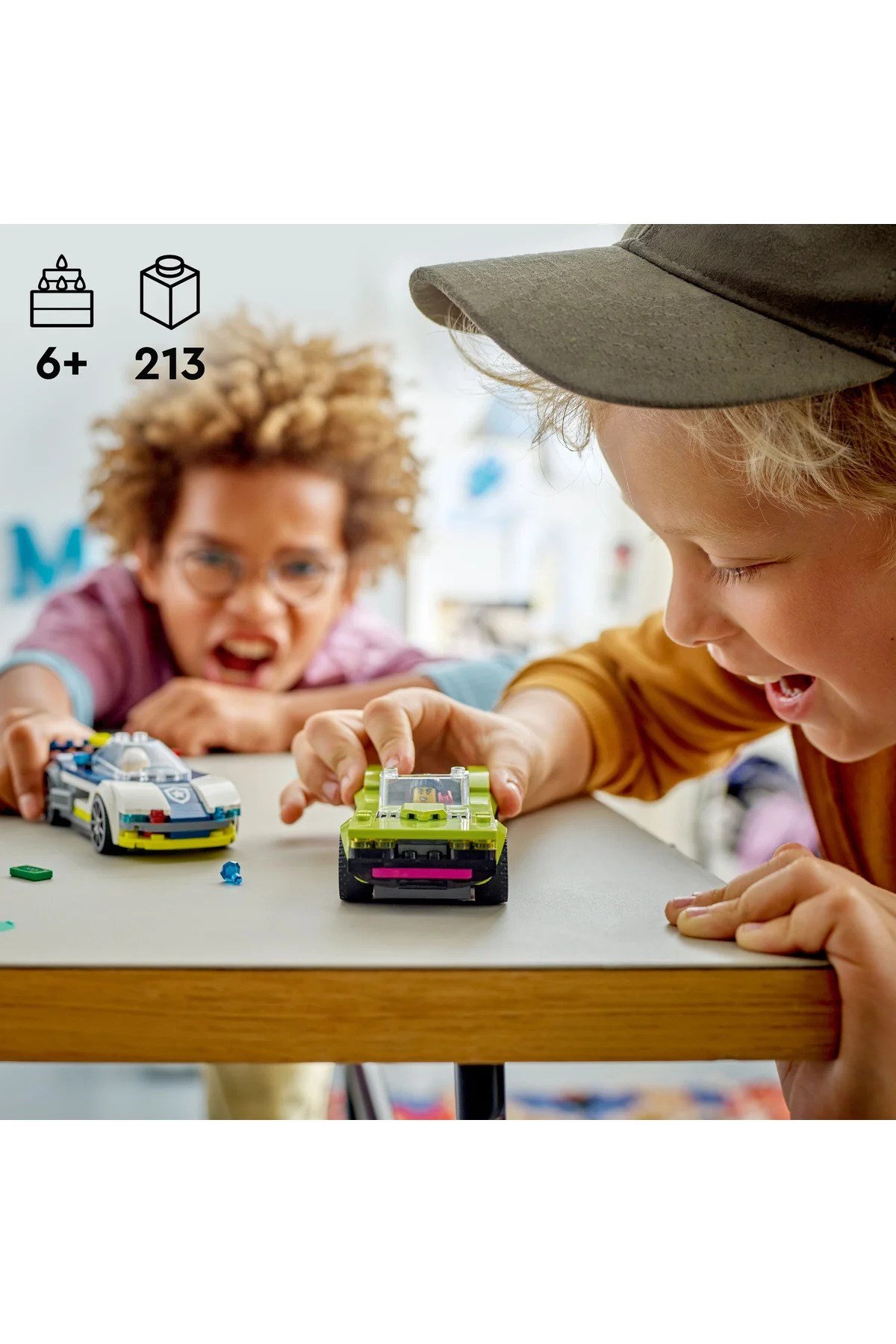 ® City Polis Arabası ve Spor Araba Takibi 60415- 6+ Çocuklar için Yaratıcı Oyuncak Yapım Seti (213P)