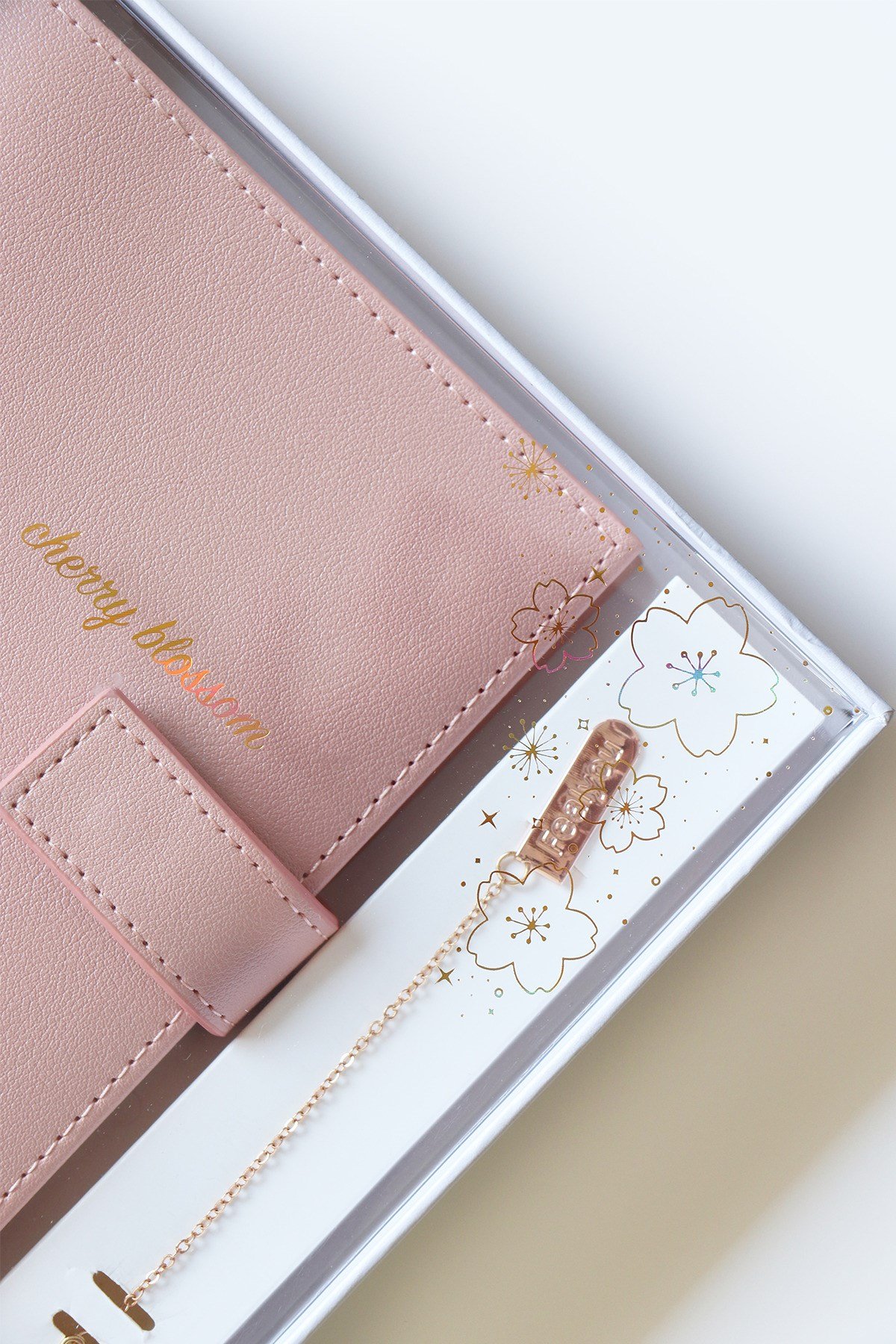Kutulu Defter 13x18 cm Ivory 96 yaprak (Kitap Ayraçlı)