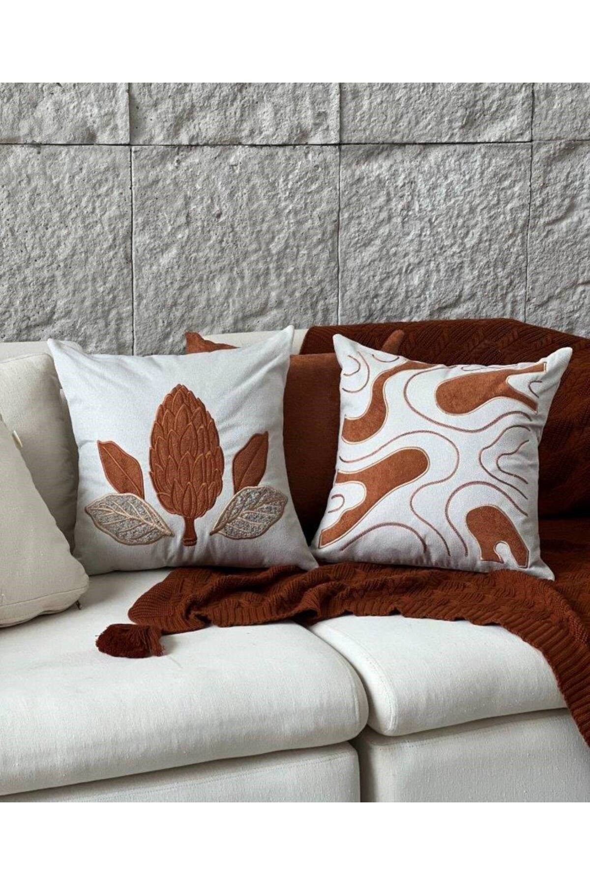 4Lü Özel Tasarım Nakışlı 2 Sade Taba Renk 2 Taba Çam Kozalığı Serisi Kırlent Kılıfı 45x45 cm – 2 Farklı Model
