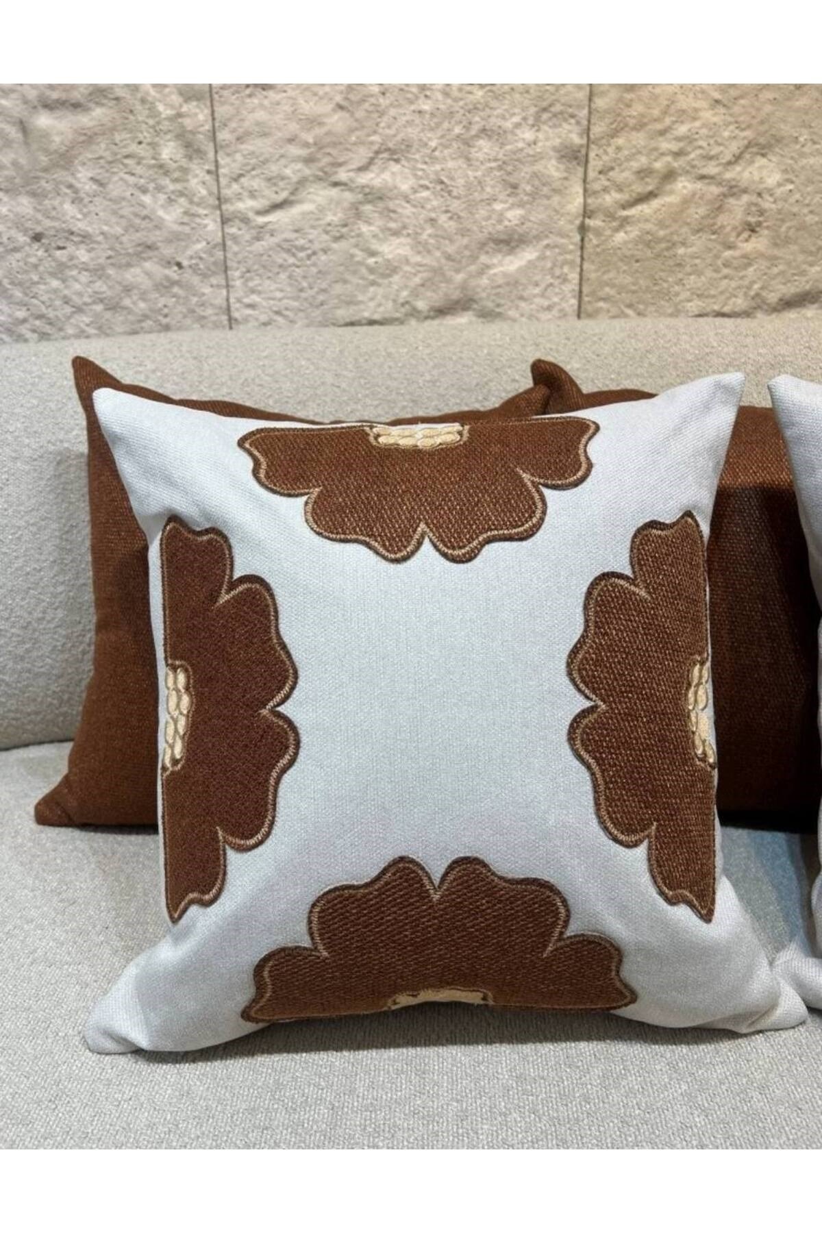 4Lü Özel Tasarım Nakışlı 2 Sade Taba Renk 2 Taba Çiçek Serisi Kırlent Kılıfı 45x45 cm – 2 Farklı Model, Şık ve Modern