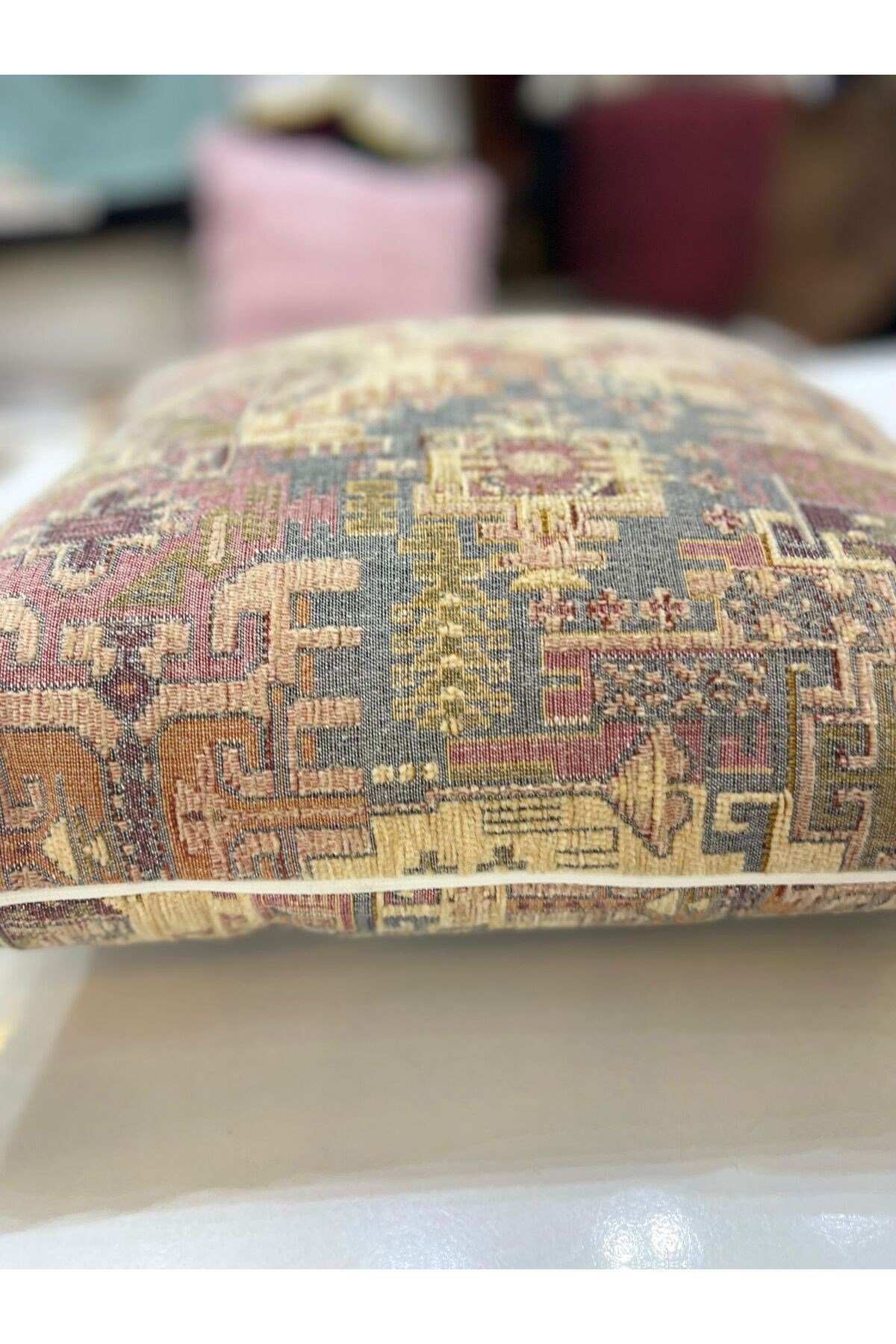 Kilim Desenli Dokuma Kumaş 43x43 Kırlent Kılıfı