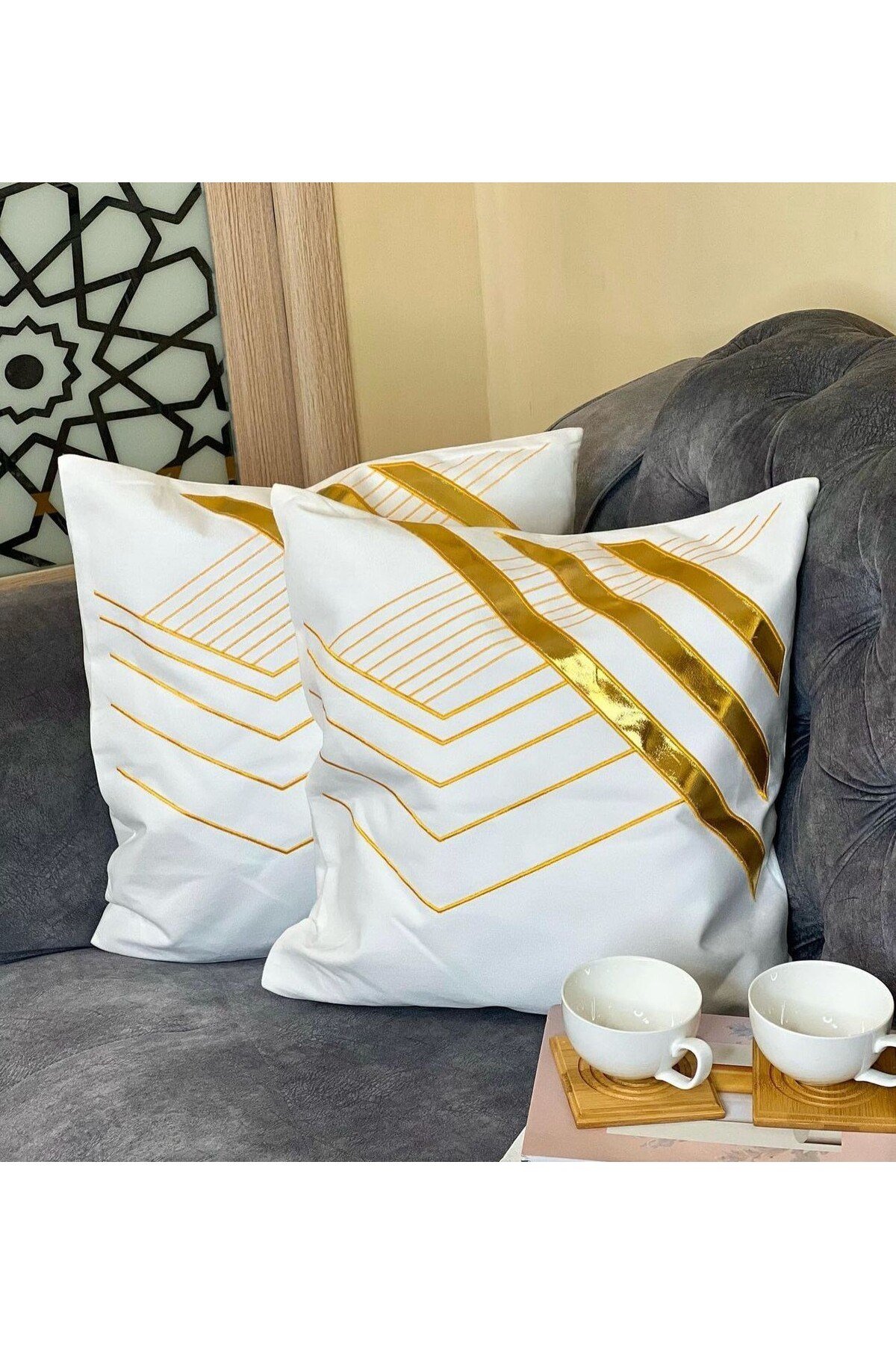 Lük Nakışlı Kadife 43x43 Kırlent Kılıfı