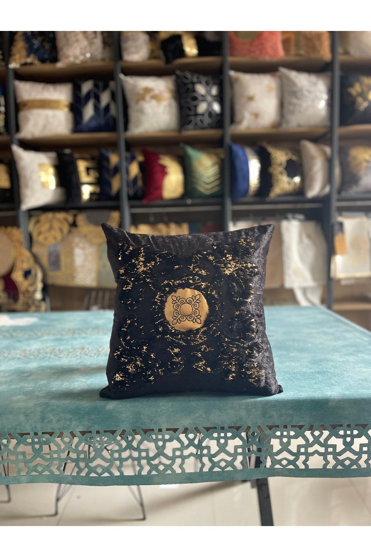 Lüx 2li Yaldız Peluşlu Nakışlı 43x43 Kırlent Kılıfı
