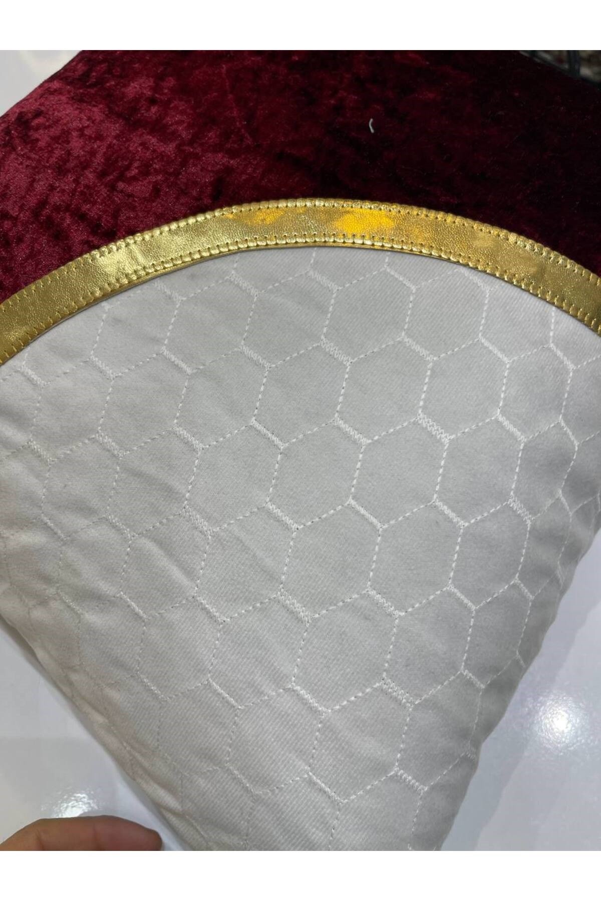 Lüx Parlak Kadife Deri ve Petek Dilimli Nakış Kırlent Kılıfı 43x43