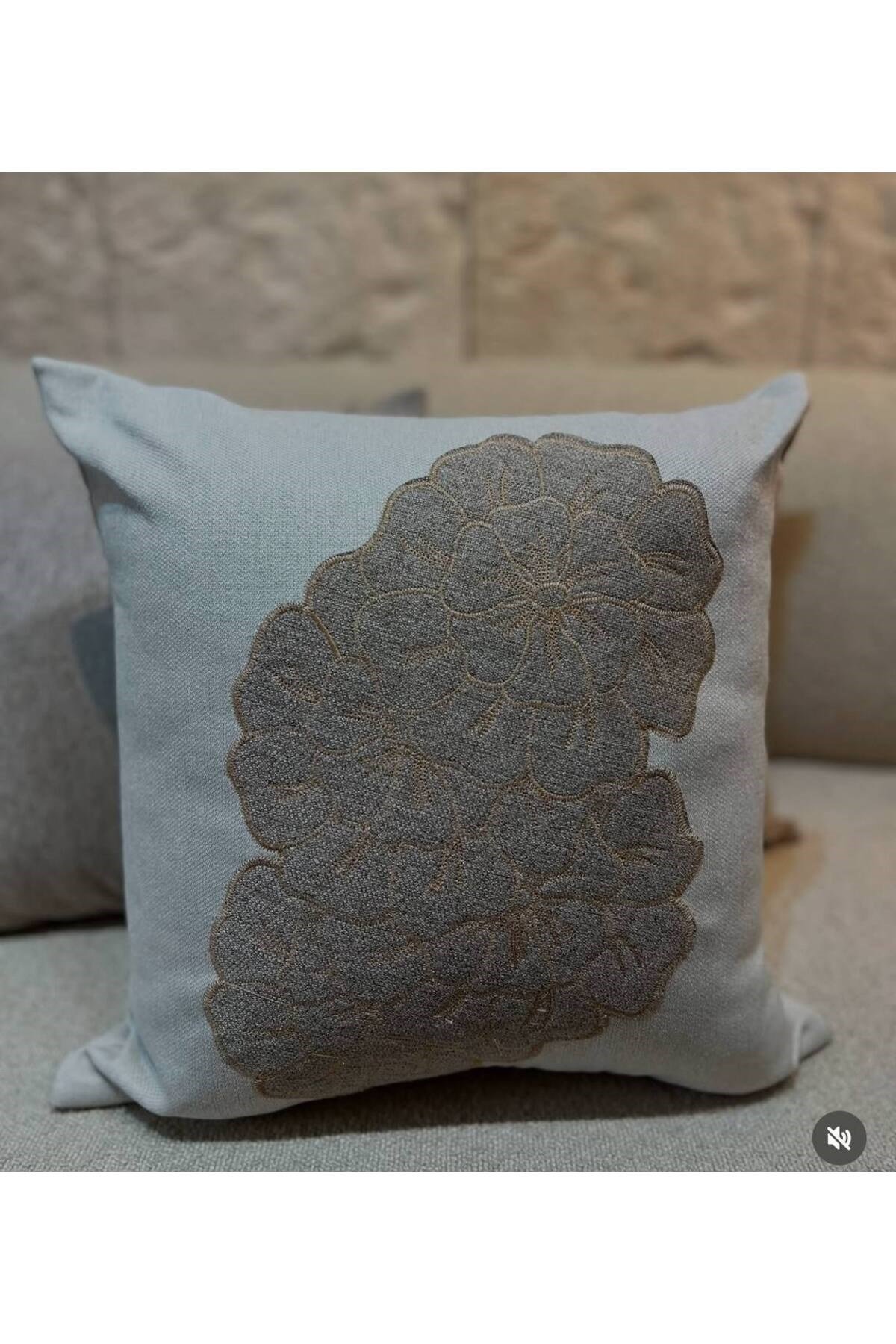 Özel Tasarım Nakışlı Yaprak Serisi Kırlent Kılıfı 45x45 cm – 3 Farklı Model, Şık ve Modern