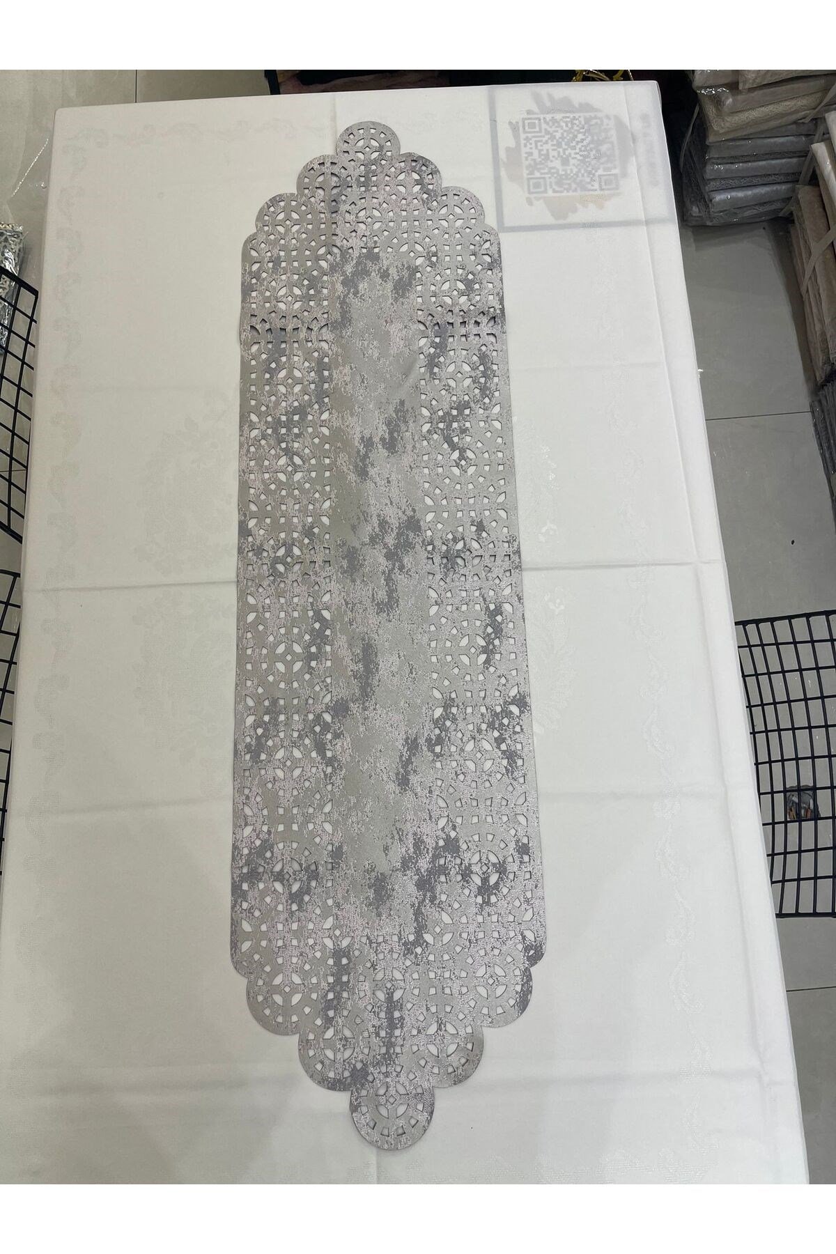 Runner Lazer Kesim ve Dsenli Kumaş Dokuma 35x135