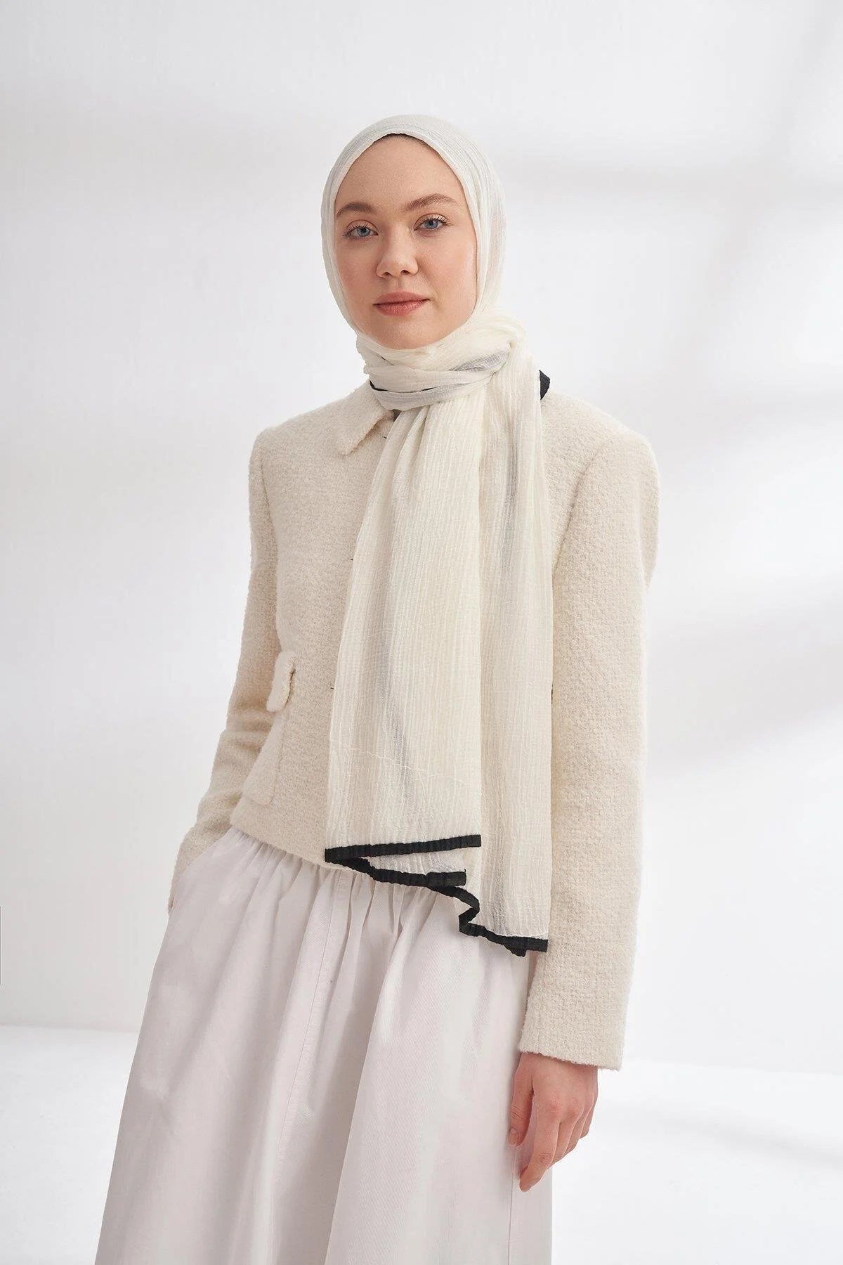 ARMANDA EKRU ŞAL