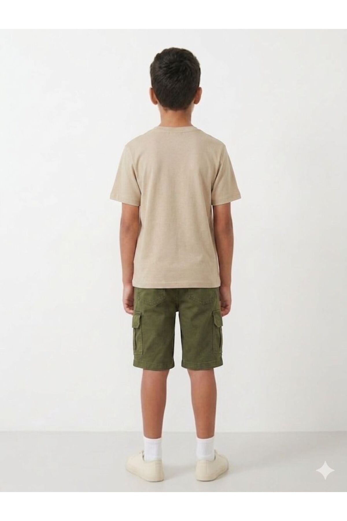 Erkek Bej T-Shirt Yeşil Şort Takım