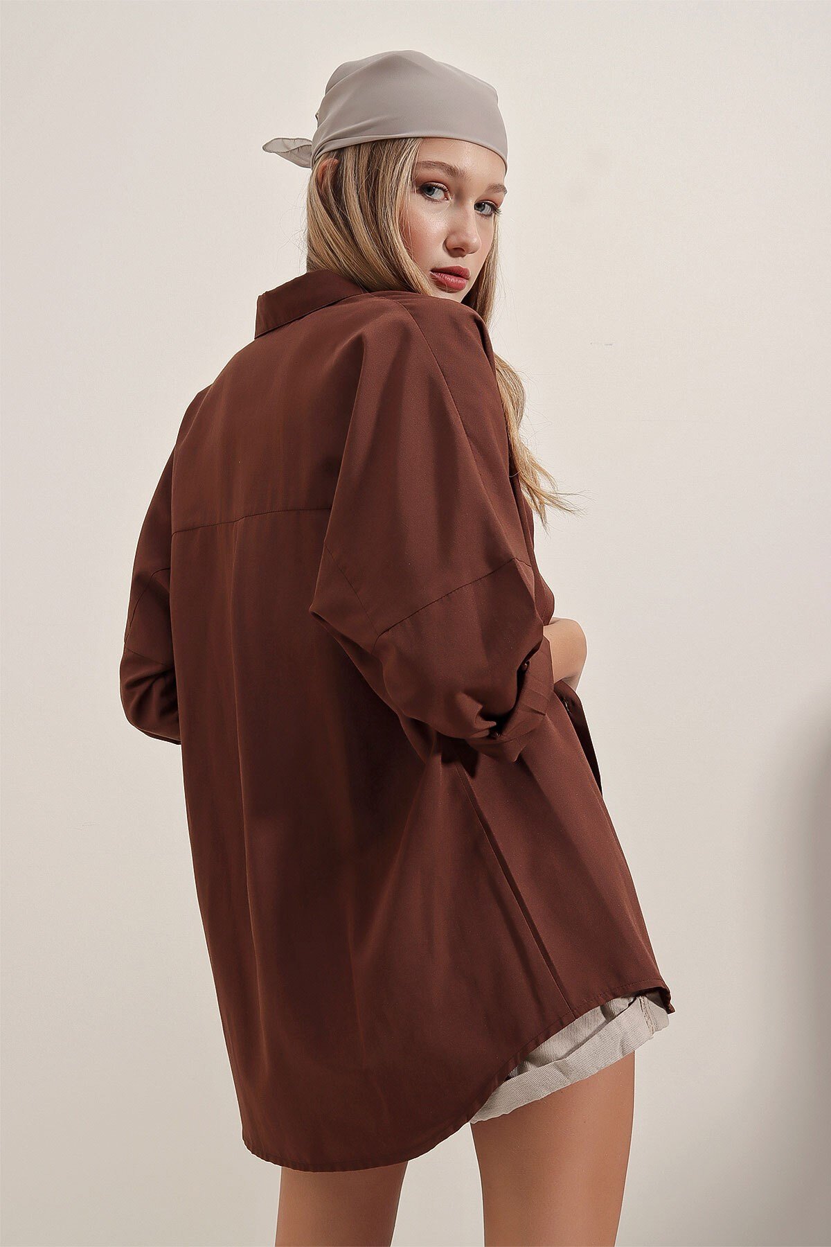 3900 Oversize Uzun Basic Gömlek - Kahverengi