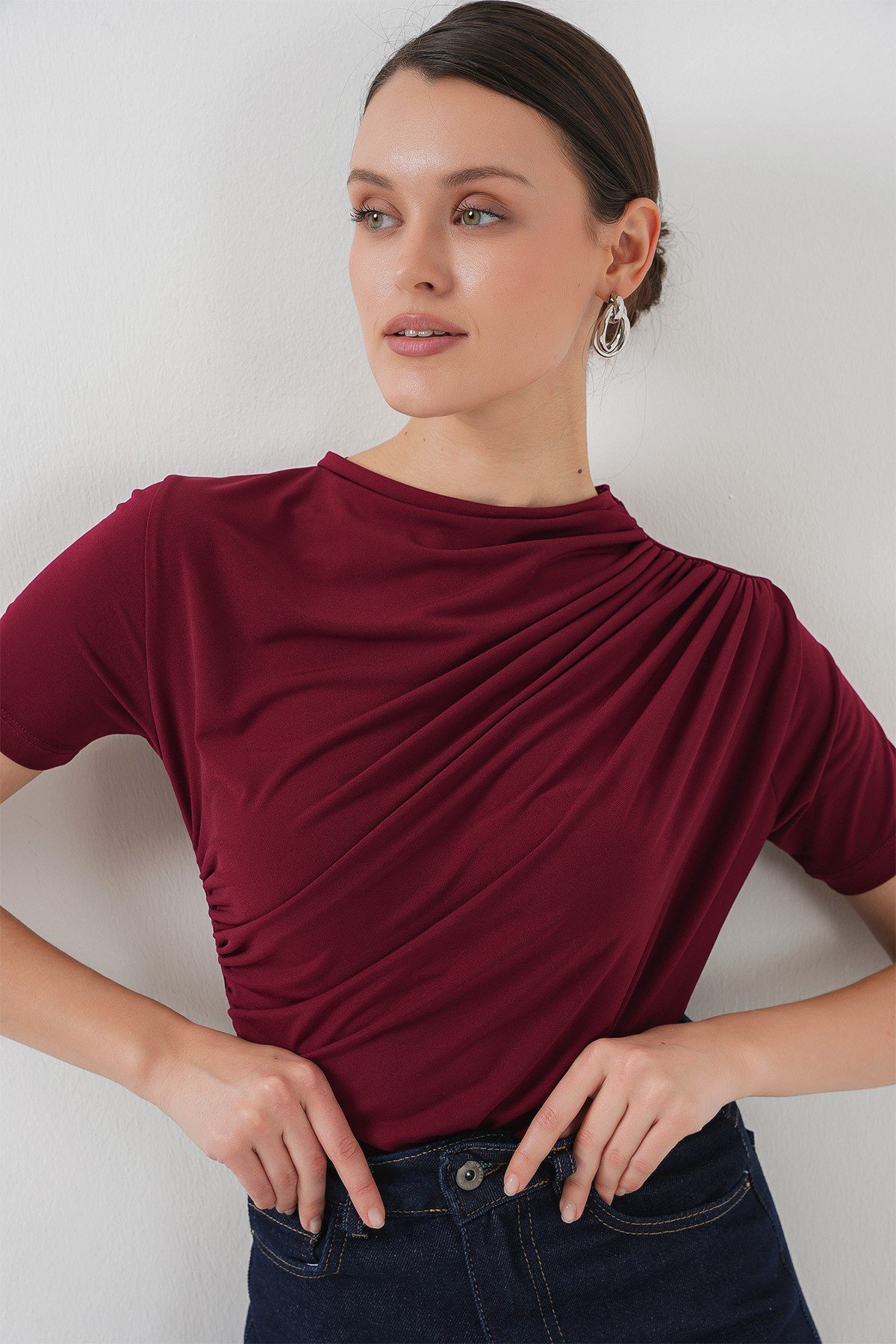 Büzgü Detaylı Kısa Kol Sandy Bluz 945 - Bordo