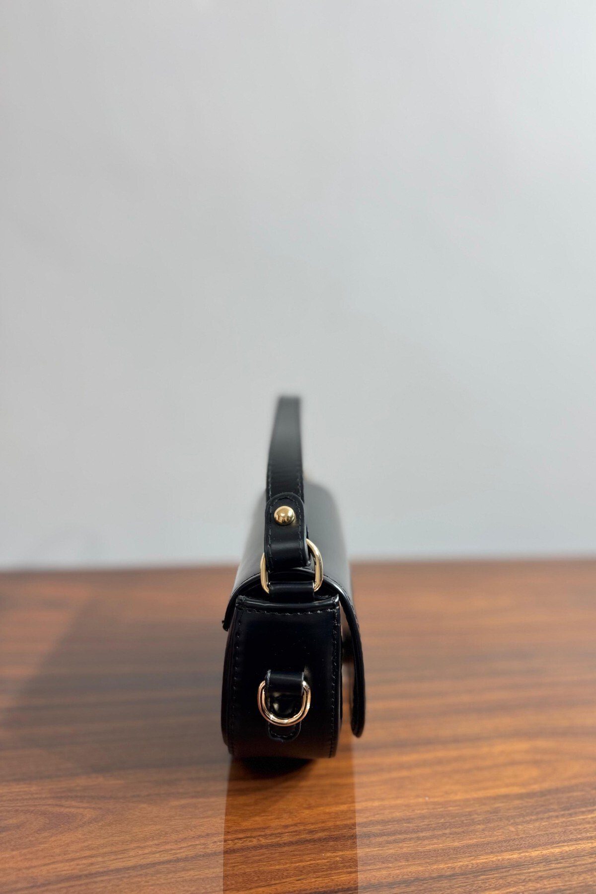 Mini Oval El Ve Omuz Çantası - Siyah