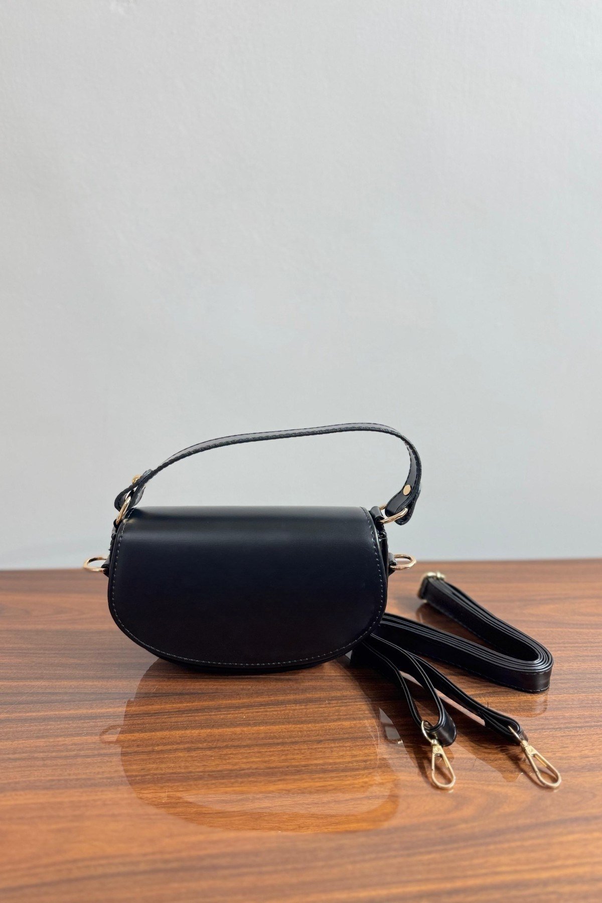 Mini Oval El Ve Omuz Çantası - Siyah